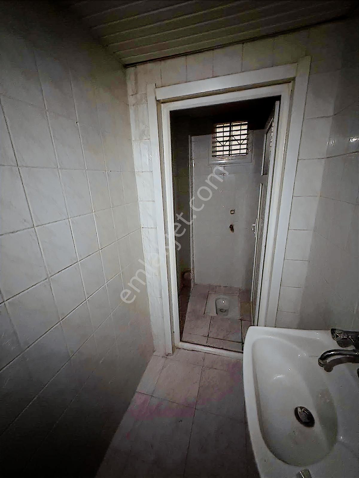 Atatürk Mahallesinde 2+1 Giriş Kat İçi Yapılı Ayrı Mutfaklı - Görsel 4