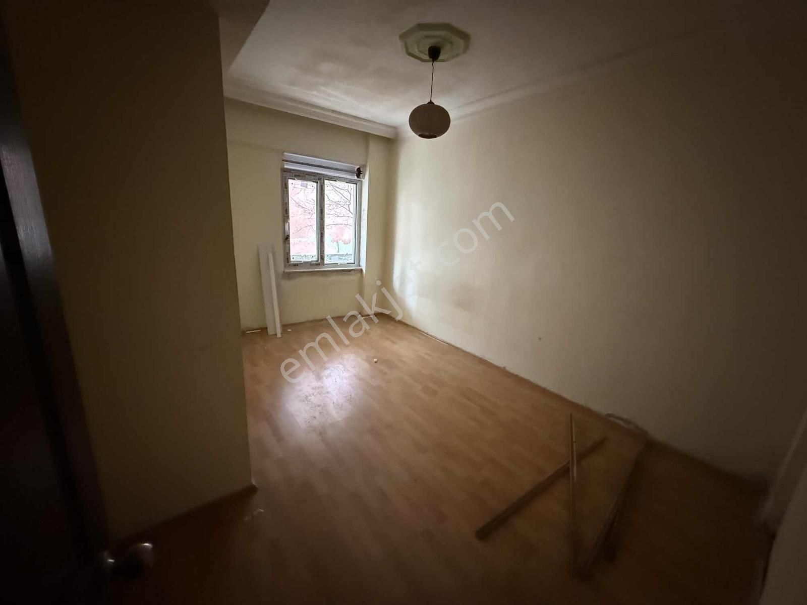 Atatürk Mahallesinde 2+1 Giriş Kat İçi Yapılı Ayrı Mutfaklı - Görsel 5