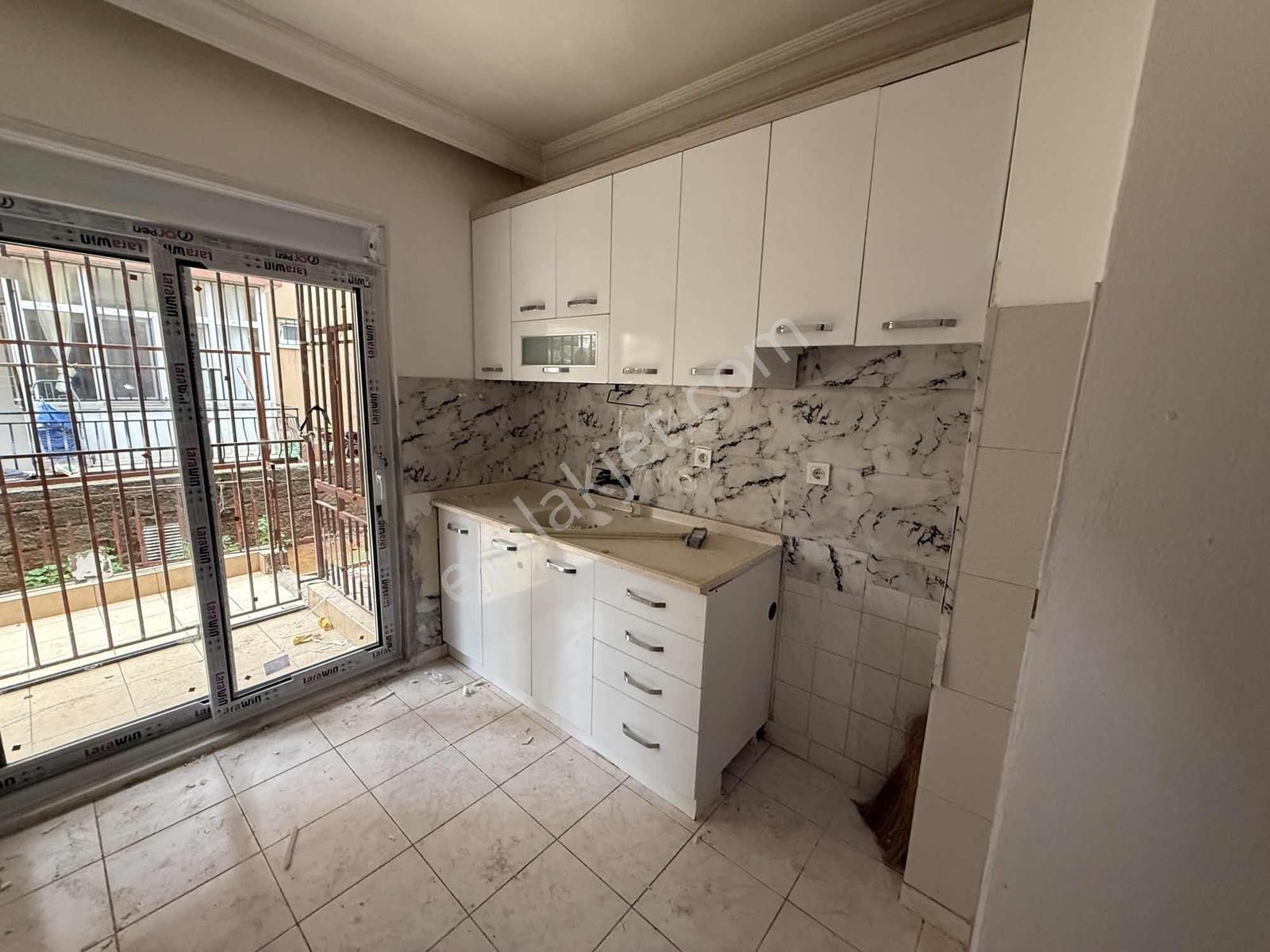 Atatürk Mahallesinde 2+1 Giriş Kat İçi Yapılı Ayrı Mutfaklı - Görsel 8