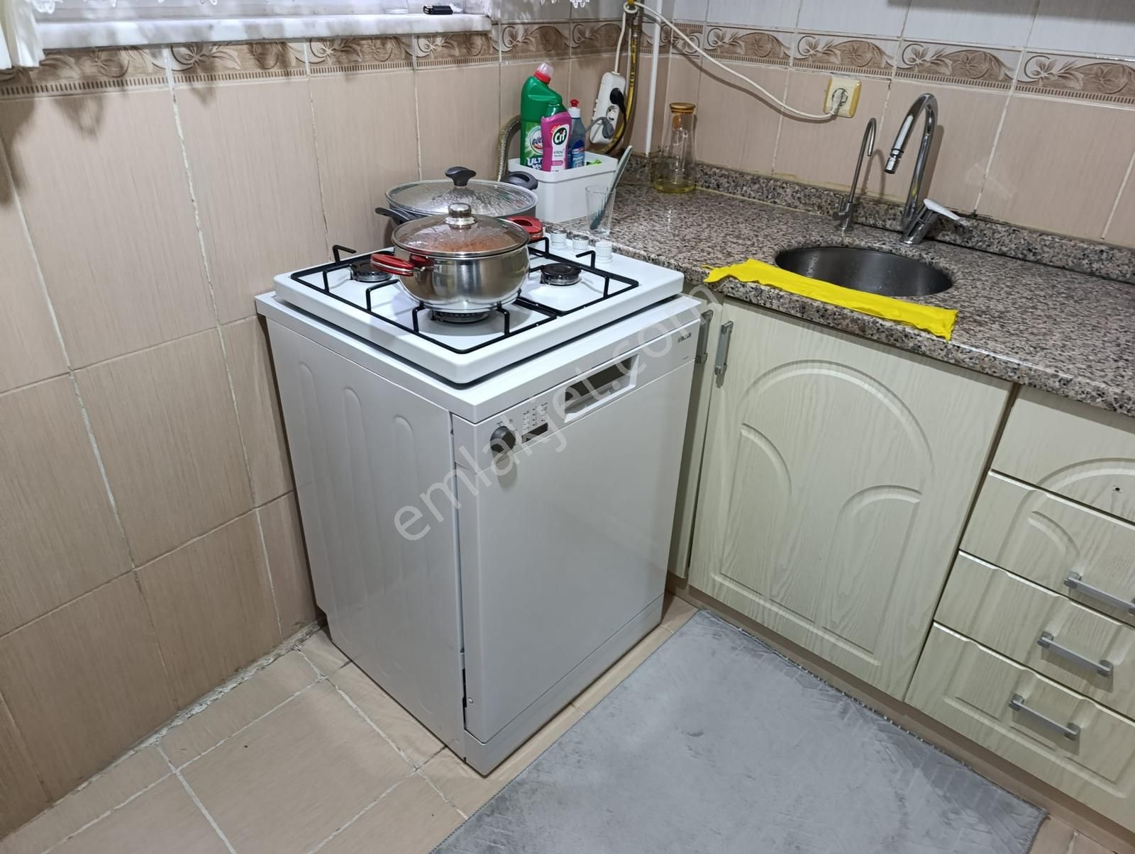 Metro Yakın 19 Yaşında 3+1 Odalı Satılık Bahçe Kat Daire - Görsel 20