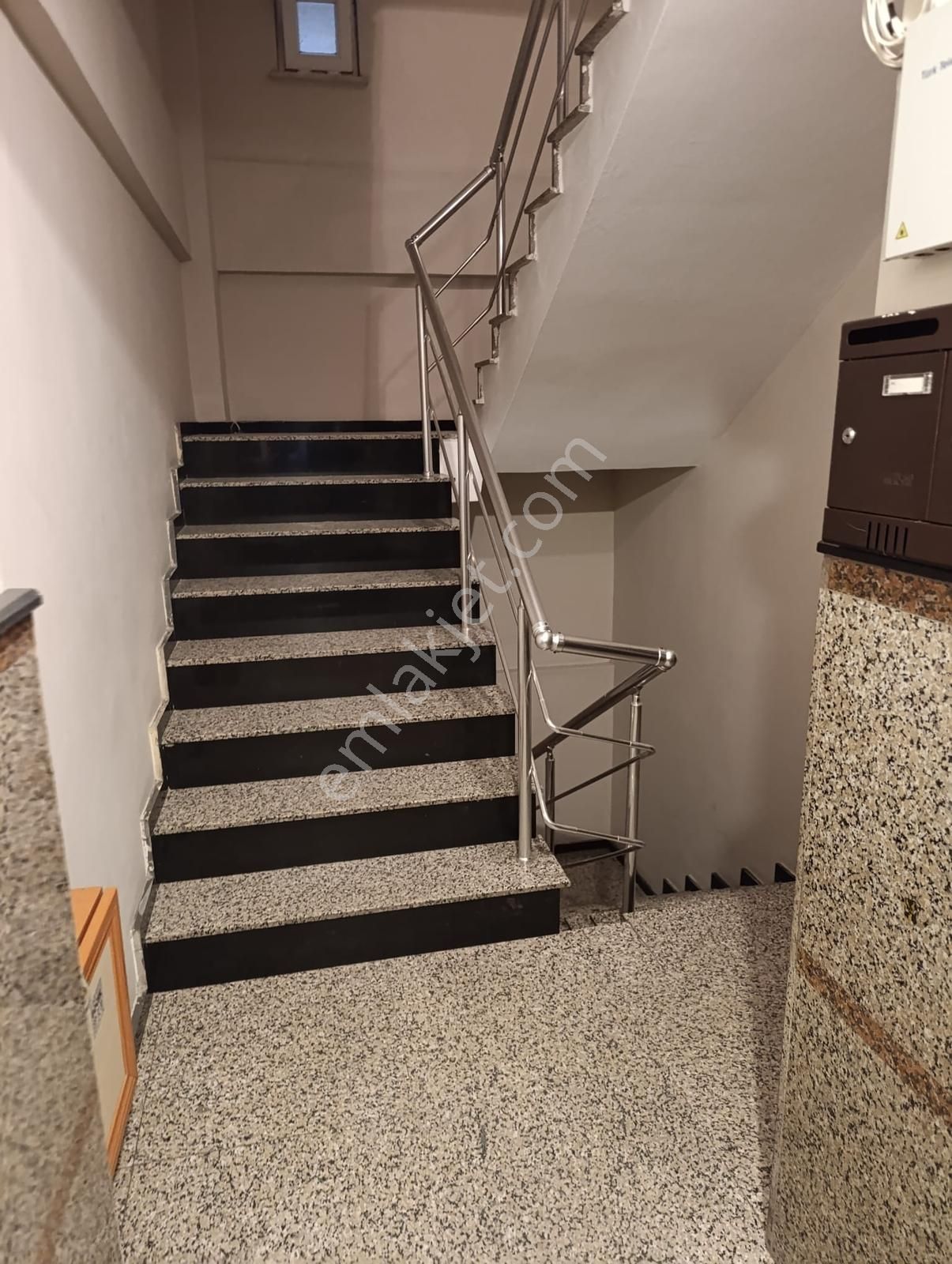 Metro Yakın 19 Yaşında 3+1 Odalı Satılık Bahçe Kat Daire - Görsel 30