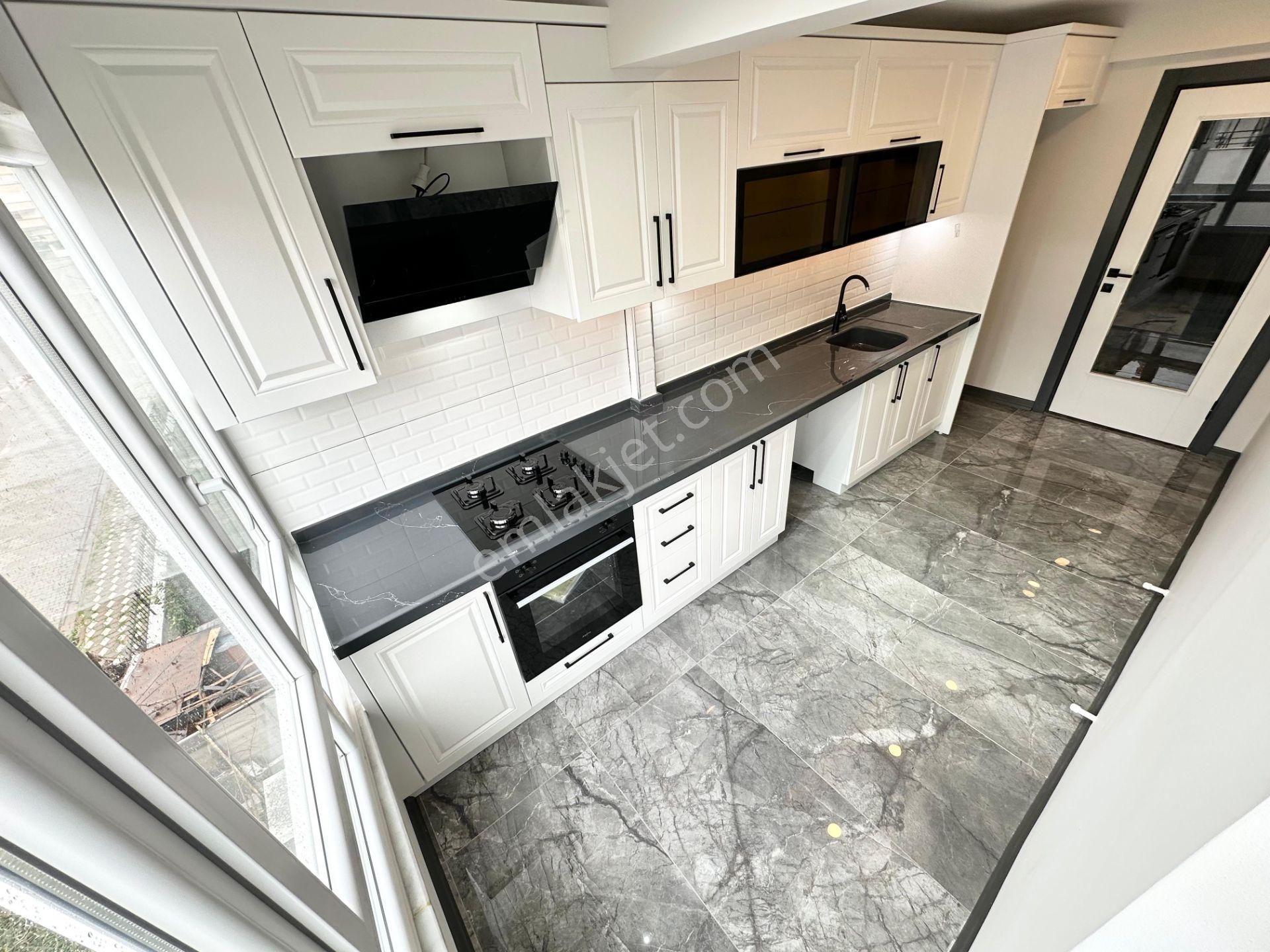 ꧁ay Emlaktan꧂akçay Merkezde Denize 300 Mt Ön Cephe Arakat İçi Komple Yapılı Satılık 2+1 Lüks Daire - Görsel 2