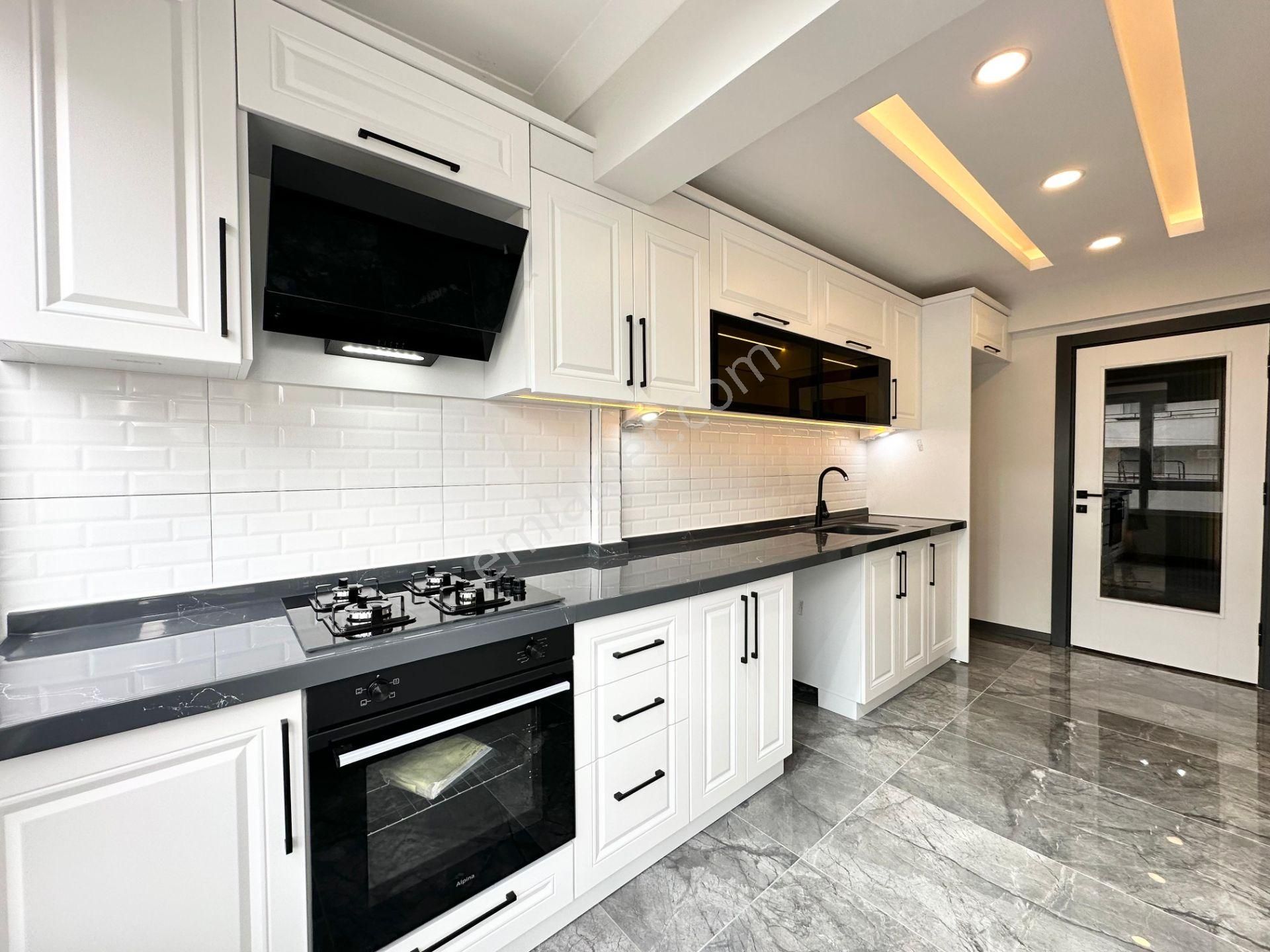 ꧁ay Emlaktan꧂akçay Merkezde Denize 300 Mt Ön Cephe Arakat İçi Komple Yapılı Satılık 2+1 Lüks Daire - Görsel 4