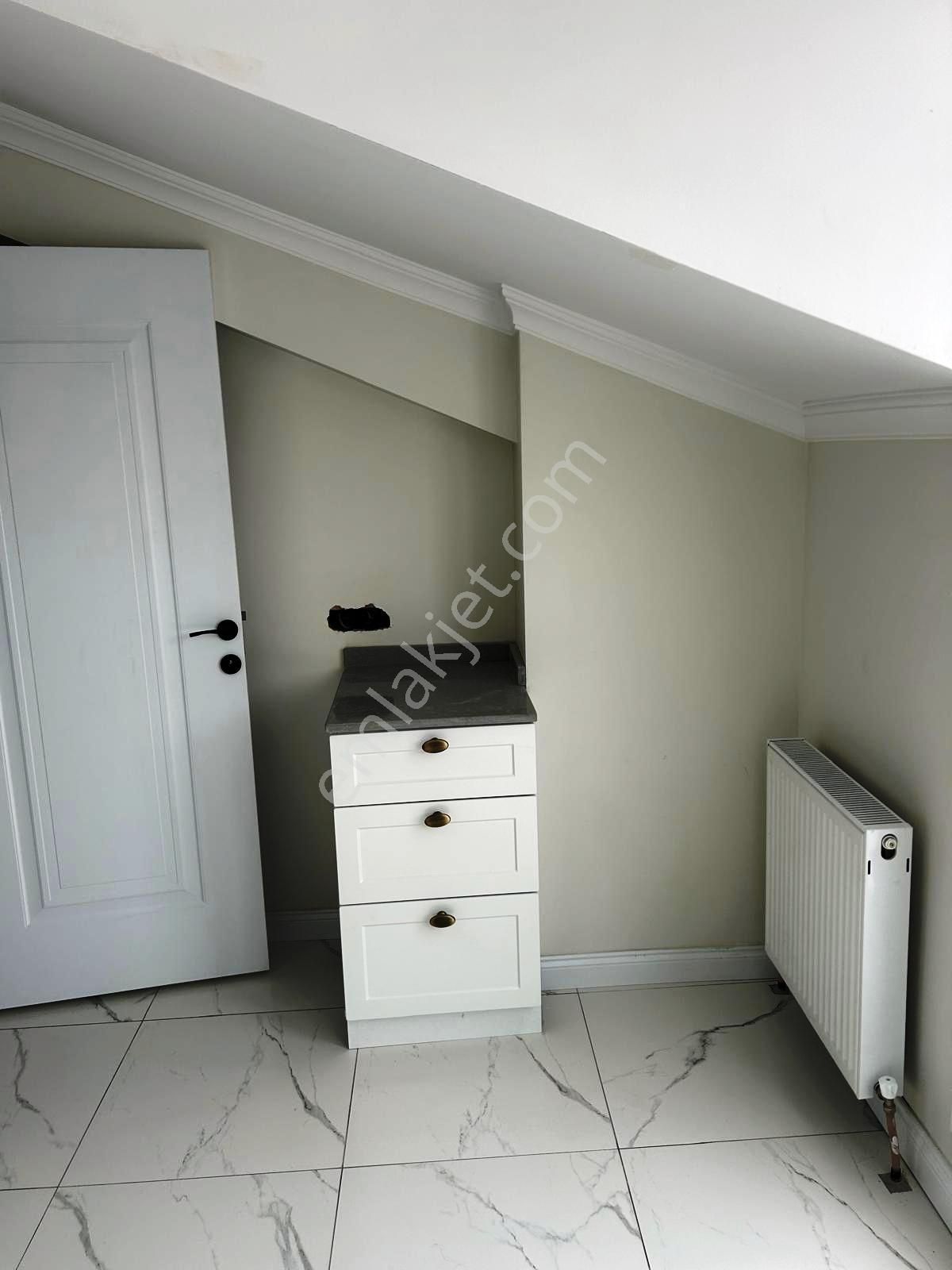 Tramvaya Yakın 4 Yıllık Binada 3+2 Dubleks Satılık Daire - Görsel 13