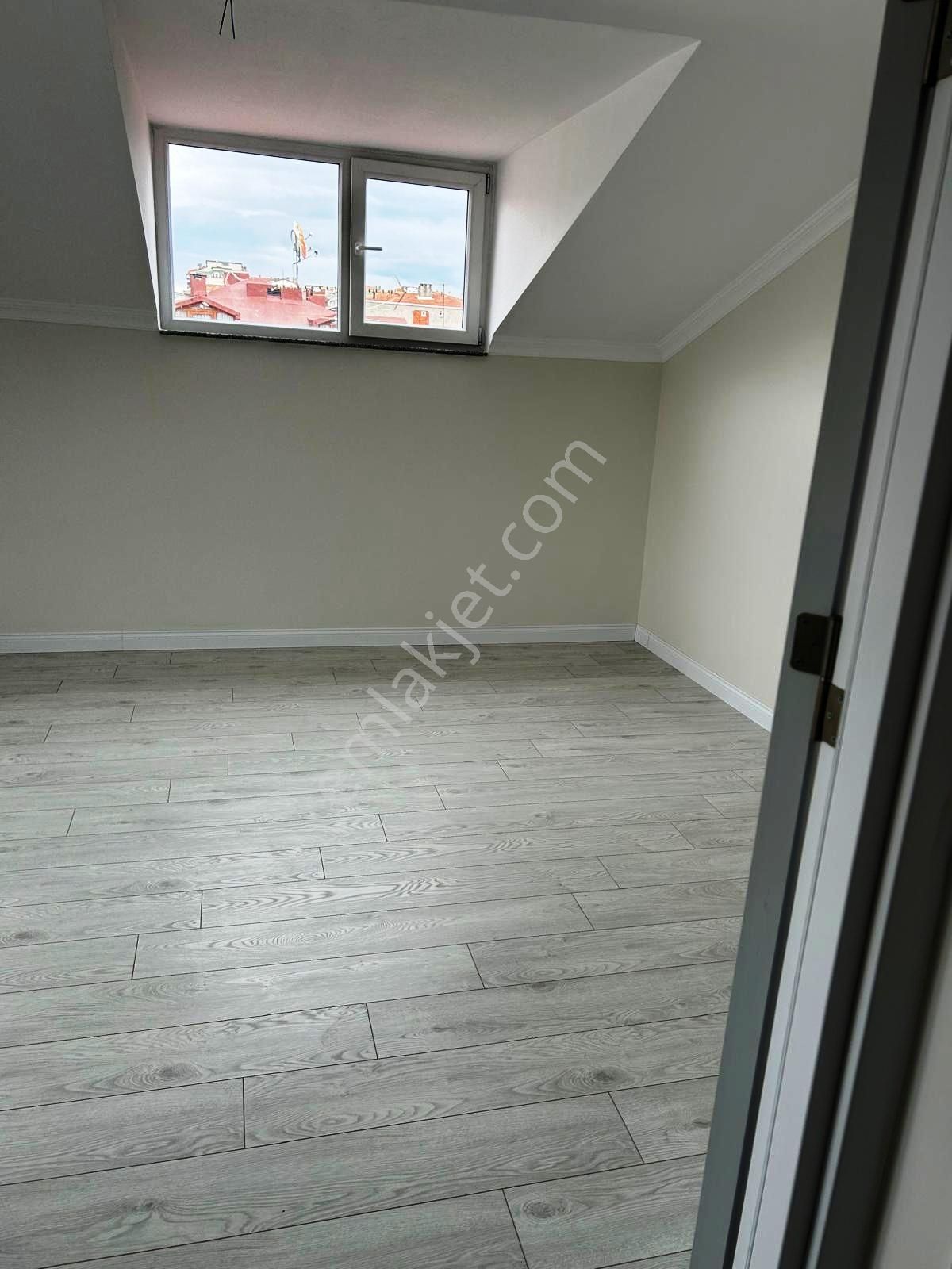 Tramvaya Yakın 4 Yıllık Binada 3+2 Dubleks Satılık Daire - Görsel 5