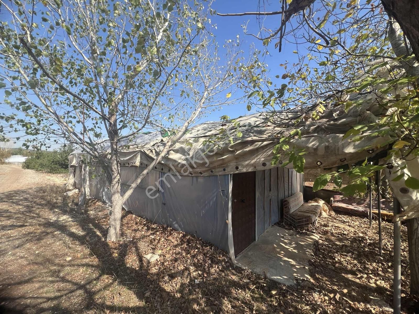 Erdemli Hüsametli Elektrik/su/kapı Numarası Mevcut