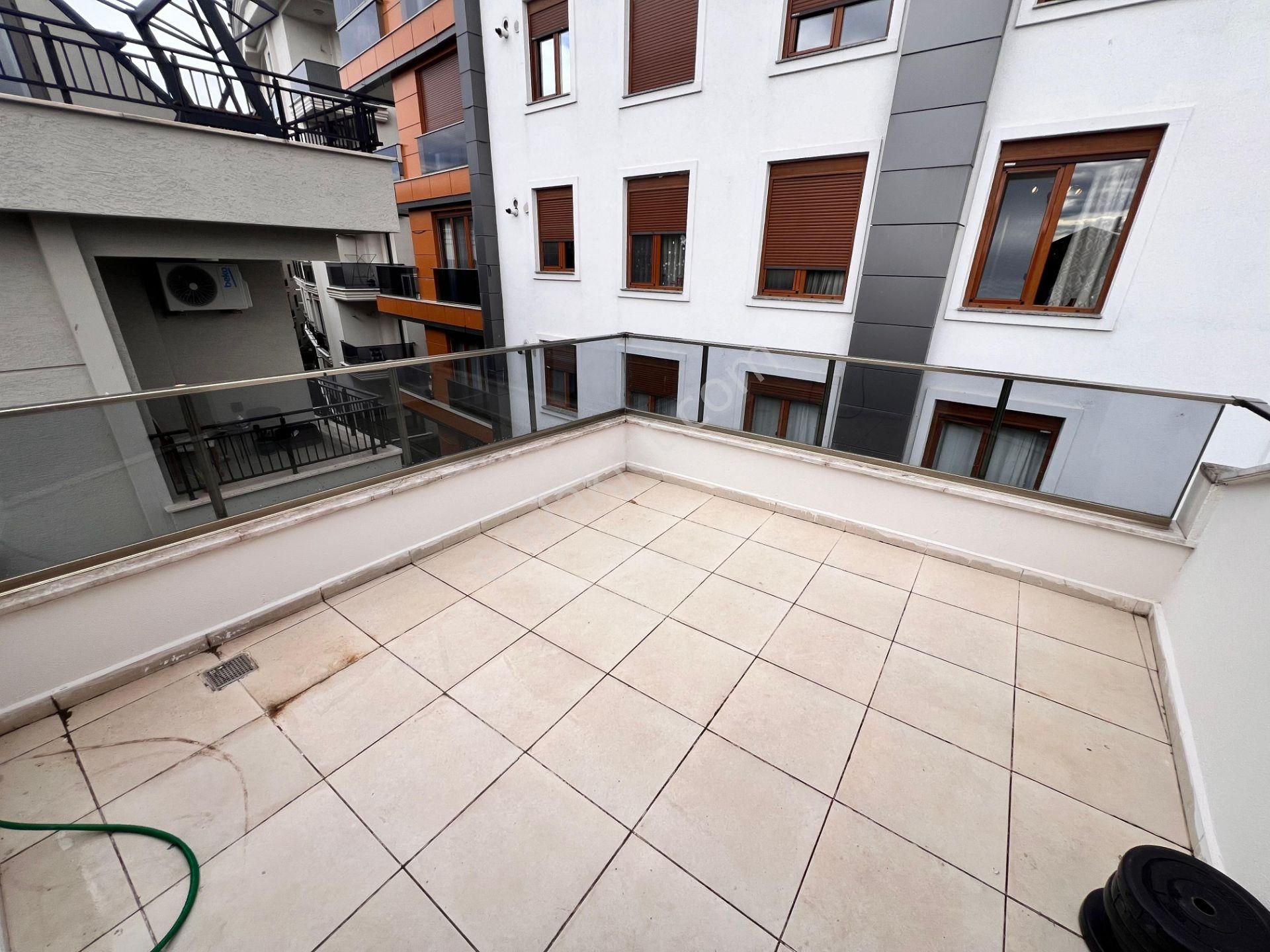 Kaçmaz'dan İdealtepe Sahilde Nezih Sokakta Marmaraya Yakın 4+1 - Görsel 35