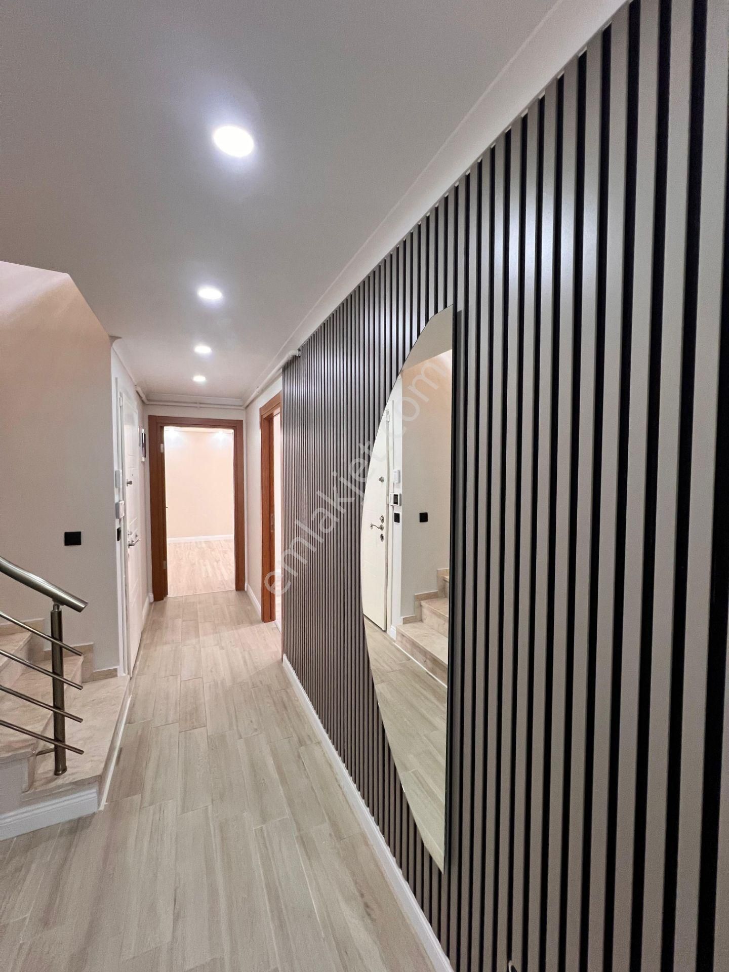 Kaçmaz'dan İdealtepe Sahilde Nezih Sokakta Marmaraya Yakın 4+1 - Görsel 29