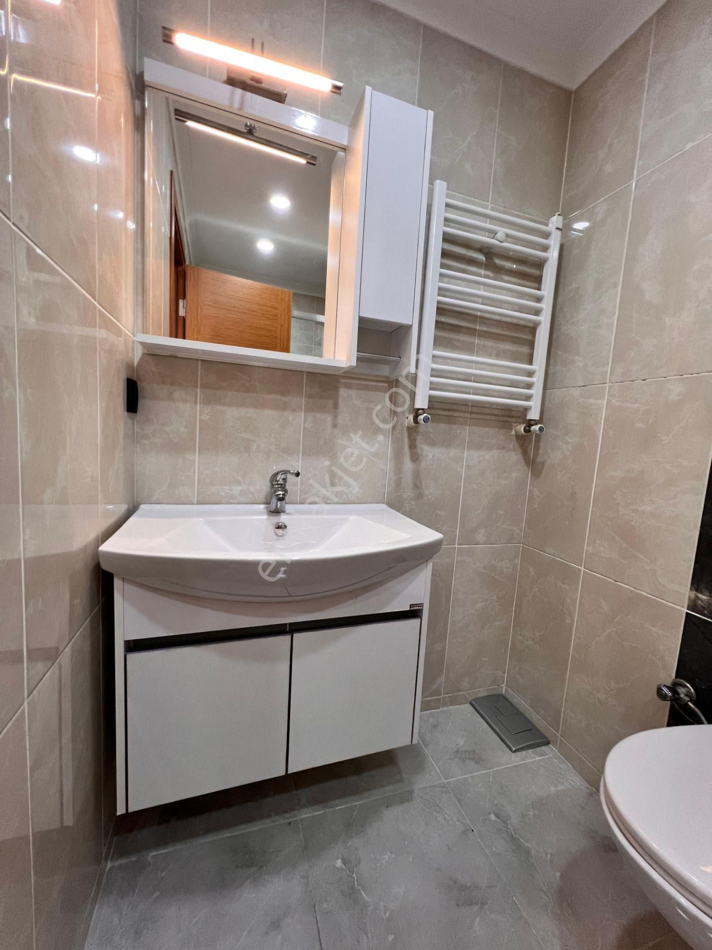 Kaçmaz'dan İdealtepe Sahilde Nezih Sokakta Marmaraya Yakın 4+1 - Görsel 19