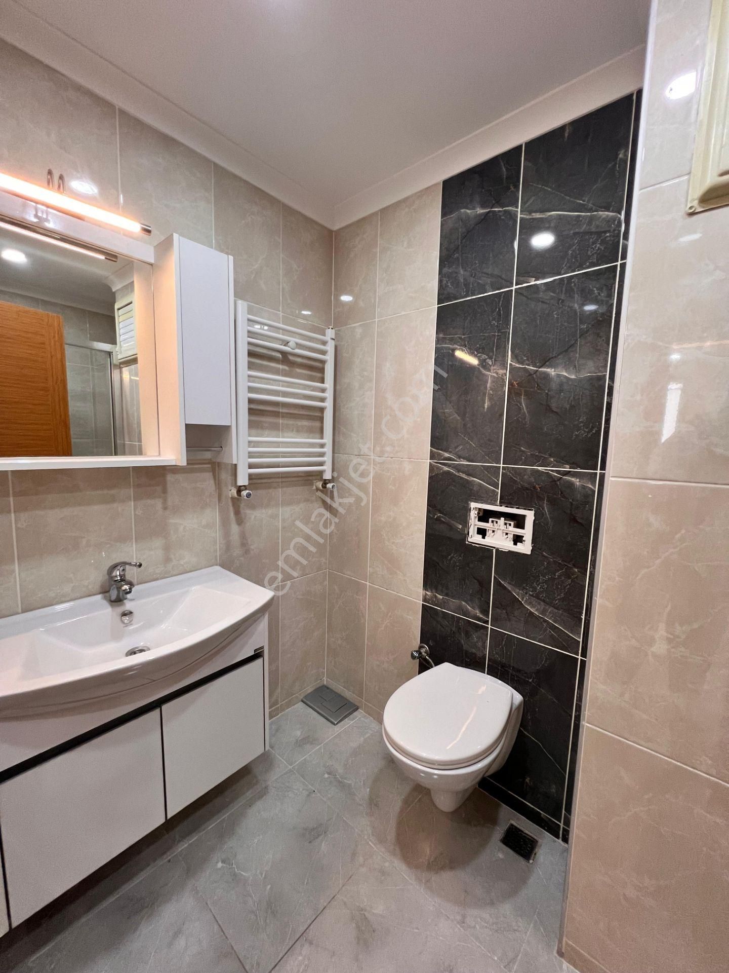 Kaçmaz'dan İdealtepe Sahilde Nezih Sokakta Marmaraya Yakın 4+1 - Görsel 18