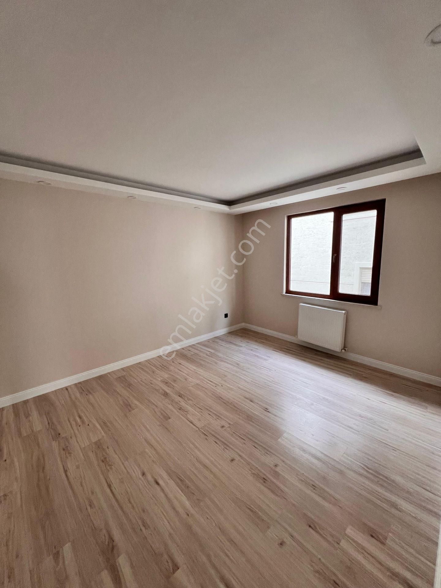 Kaçmaz'dan İdealtepe Sahilde Nezih Sokakta Marmaraya Yakın 4+1 - Görsel 5