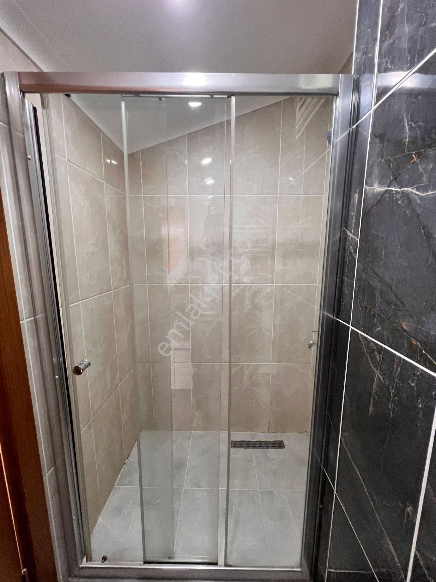 Kaçmaz'dan İdealtepe Sahilde Nezih Sokakta Marmaraya Yakın 4+1 - Görsel 32