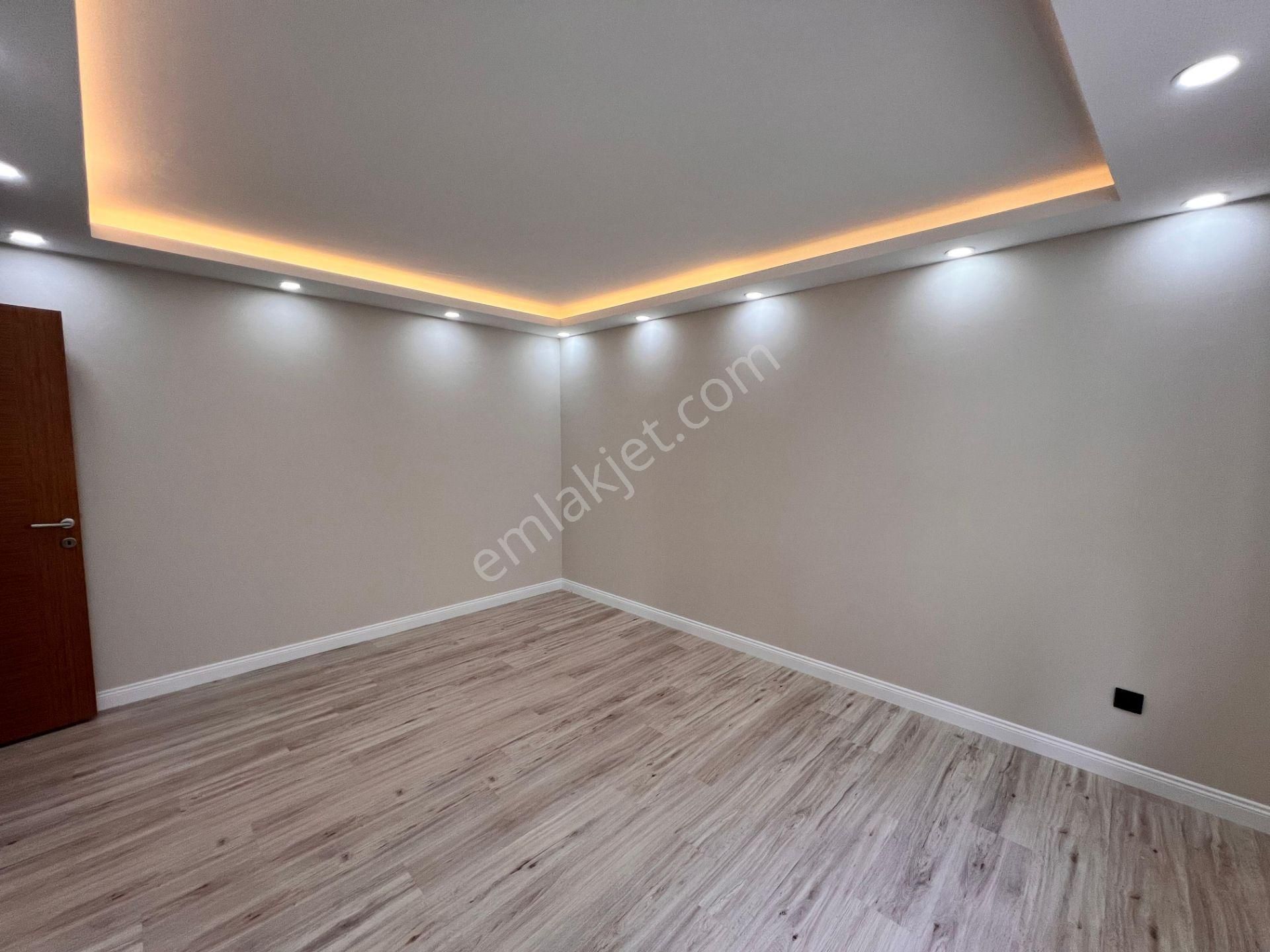 Kaçmaz'dan İdealtepe Sahilde Nezih Sokakta Marmaraya Yakın 4+1 - Görsel 4