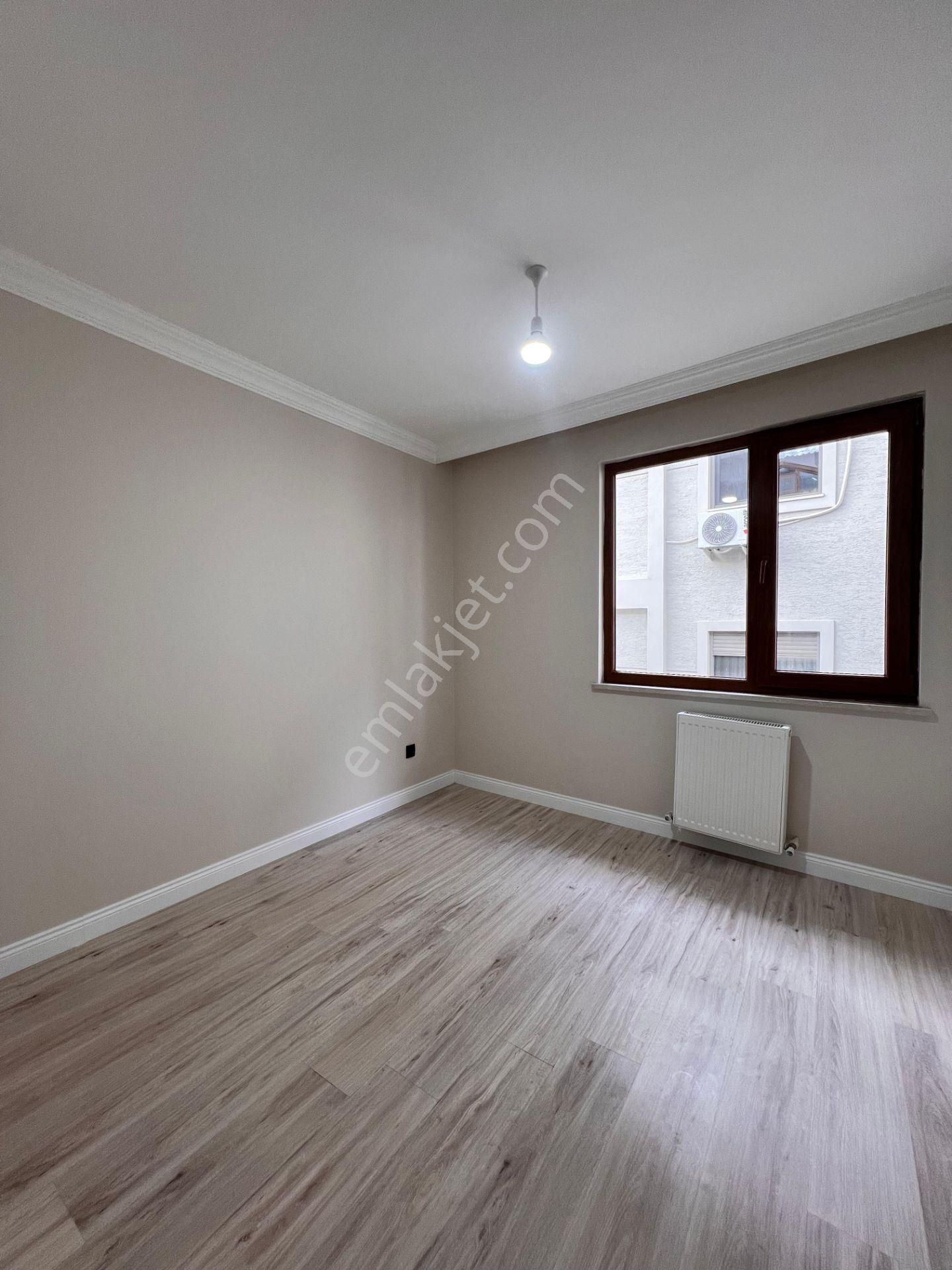 Kaçmaz'dan İdealtepe Sahilde Nezih Sokakta Marmaraya Yakın 4+1 - Görsel 7