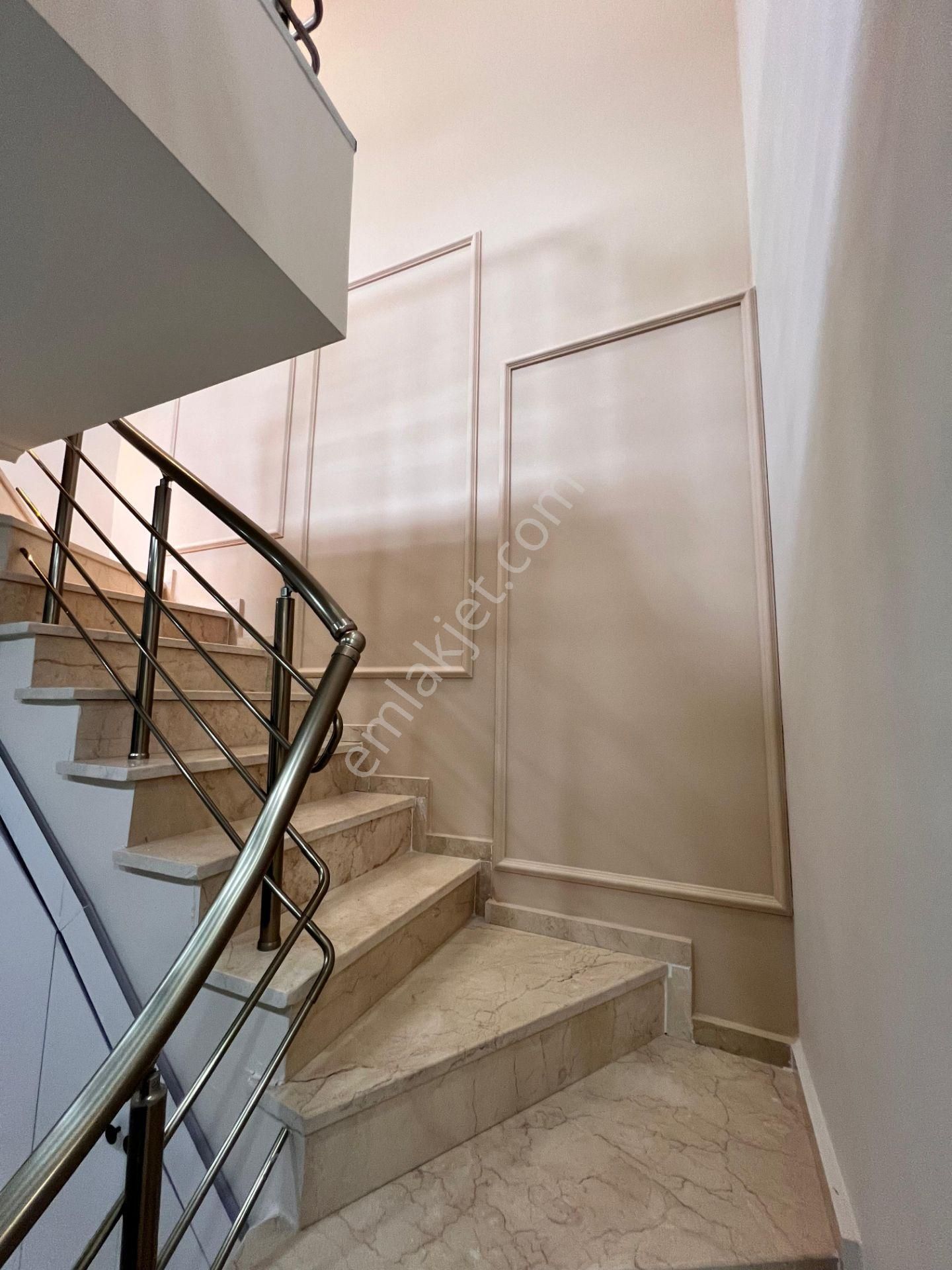 Kaçmaz'dan İdealtepe Sahilde Nezih Sokakta Marmaraya Yakın 4+1 - Görsel 30