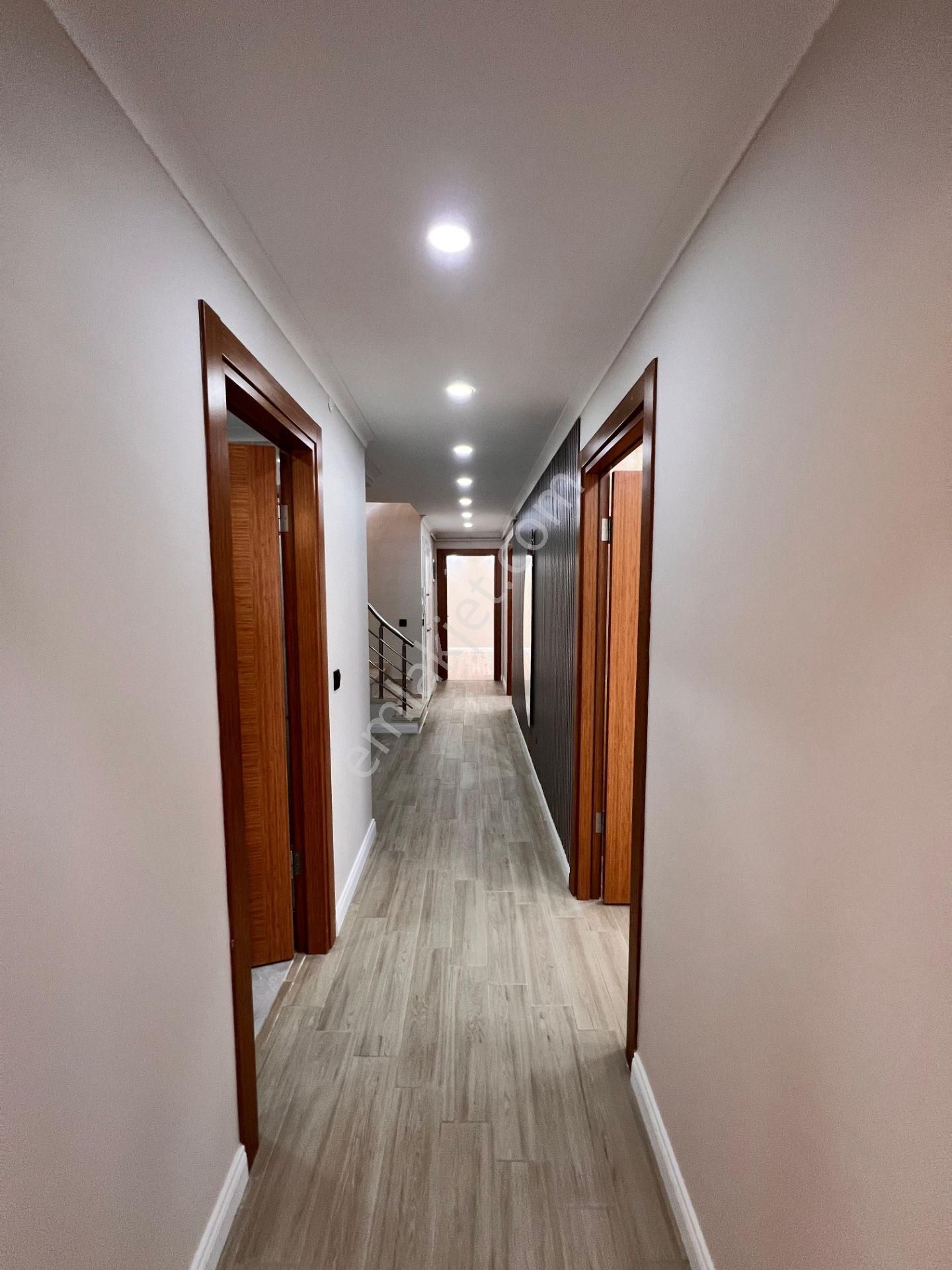 Kaçmaz'dan İdealtepe Sahilde Nezih Sokakta Marmaraya Yakın 4+1 - Görsel 28