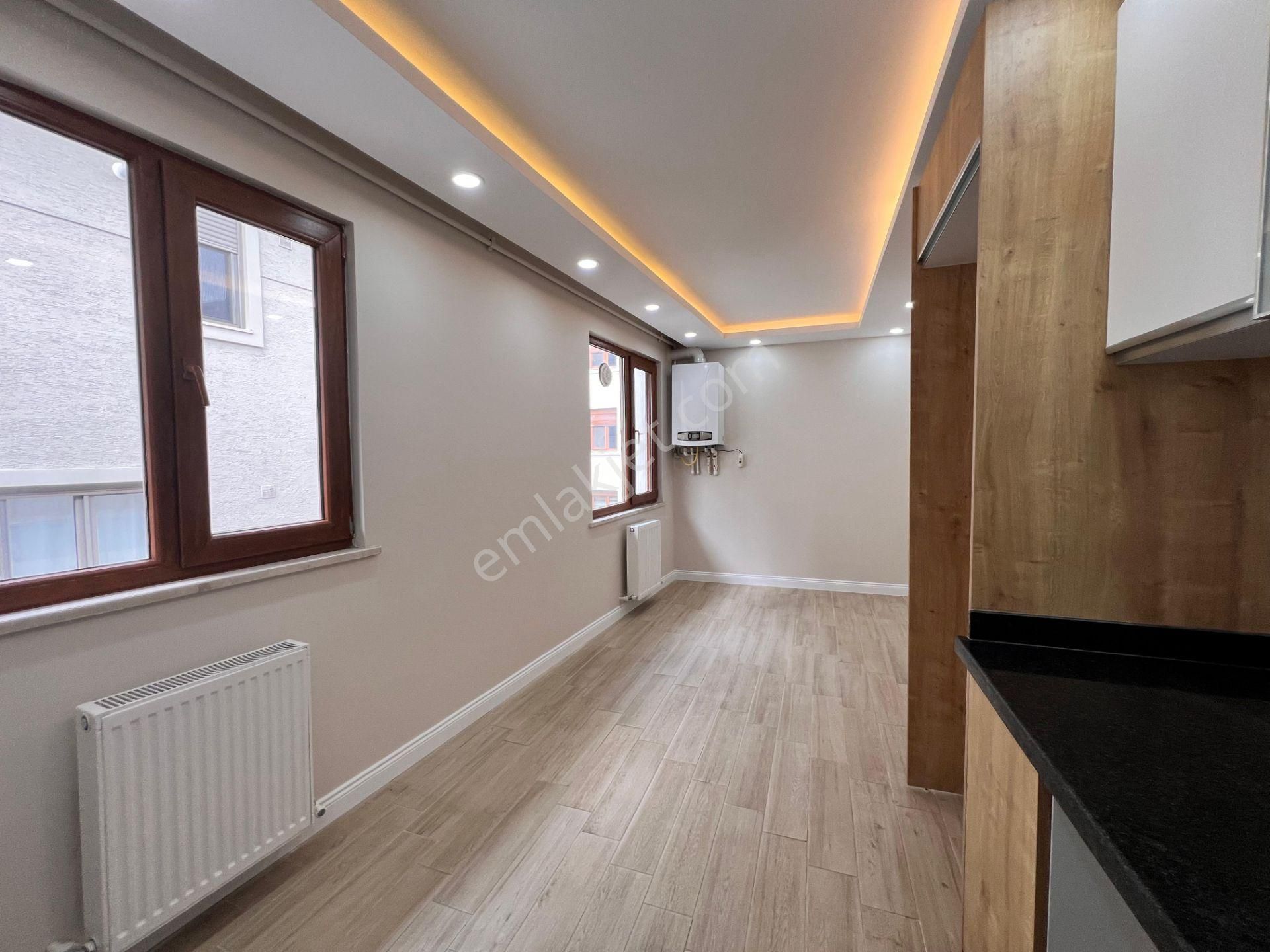 Kaçmaz'dan İdealtepe Sahilde Nezih Sokakta Marmaraya Yakın 4+1 - Görsel 16