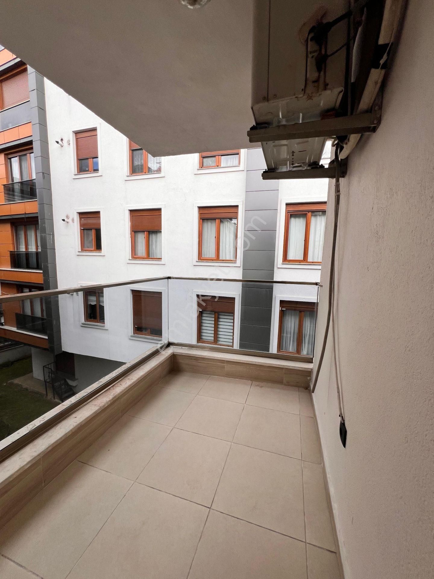 Kaçmaz'dan İdealtepe Sahilde Nezih Sokakta Marmaraya Yakın 4+1 - Görsel 25