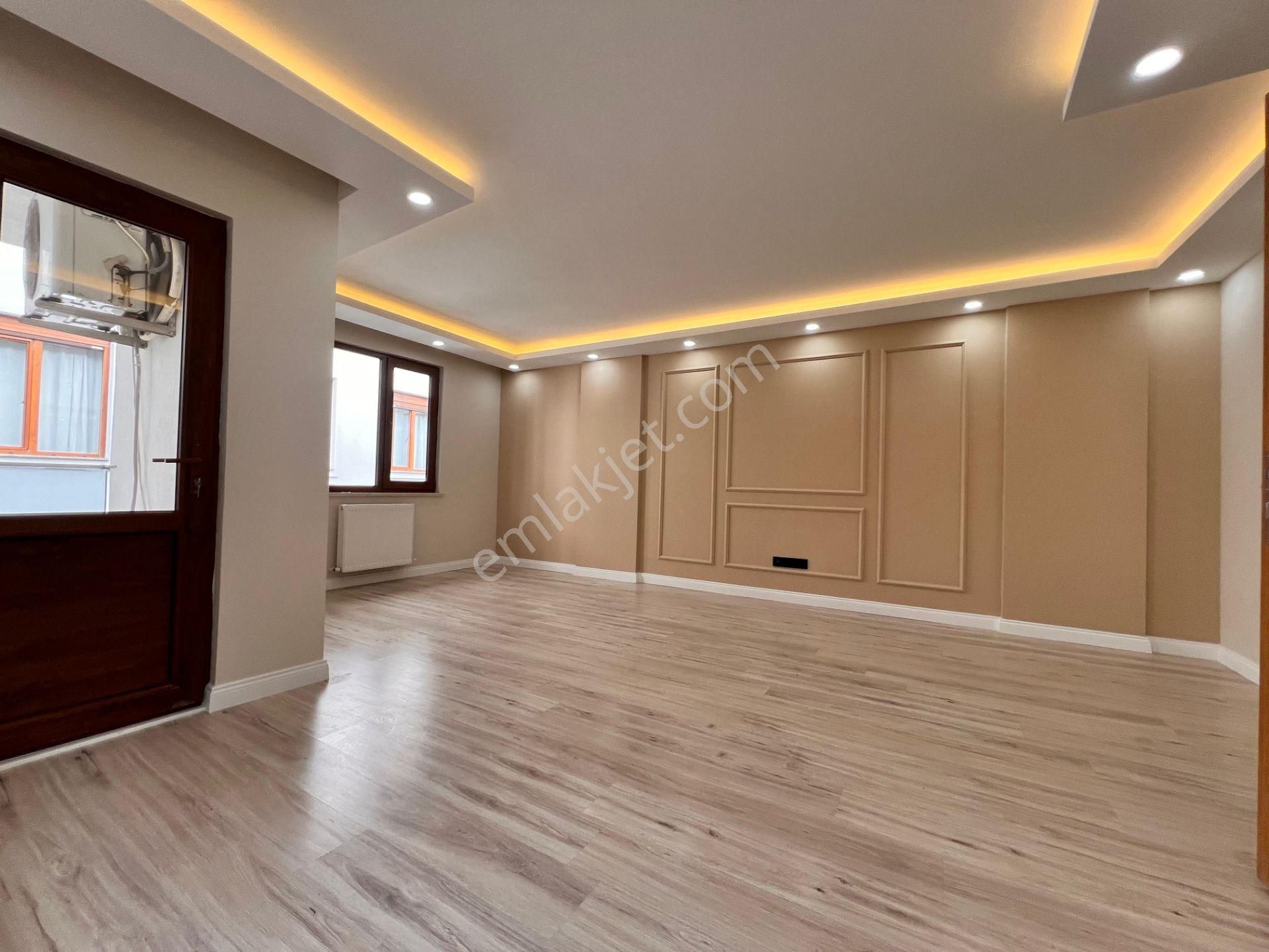 Kaçmaz'dan İdealtepe Sahilde Nezih Sokakta Marmaraya Yakın 4+1 - Görsel 24