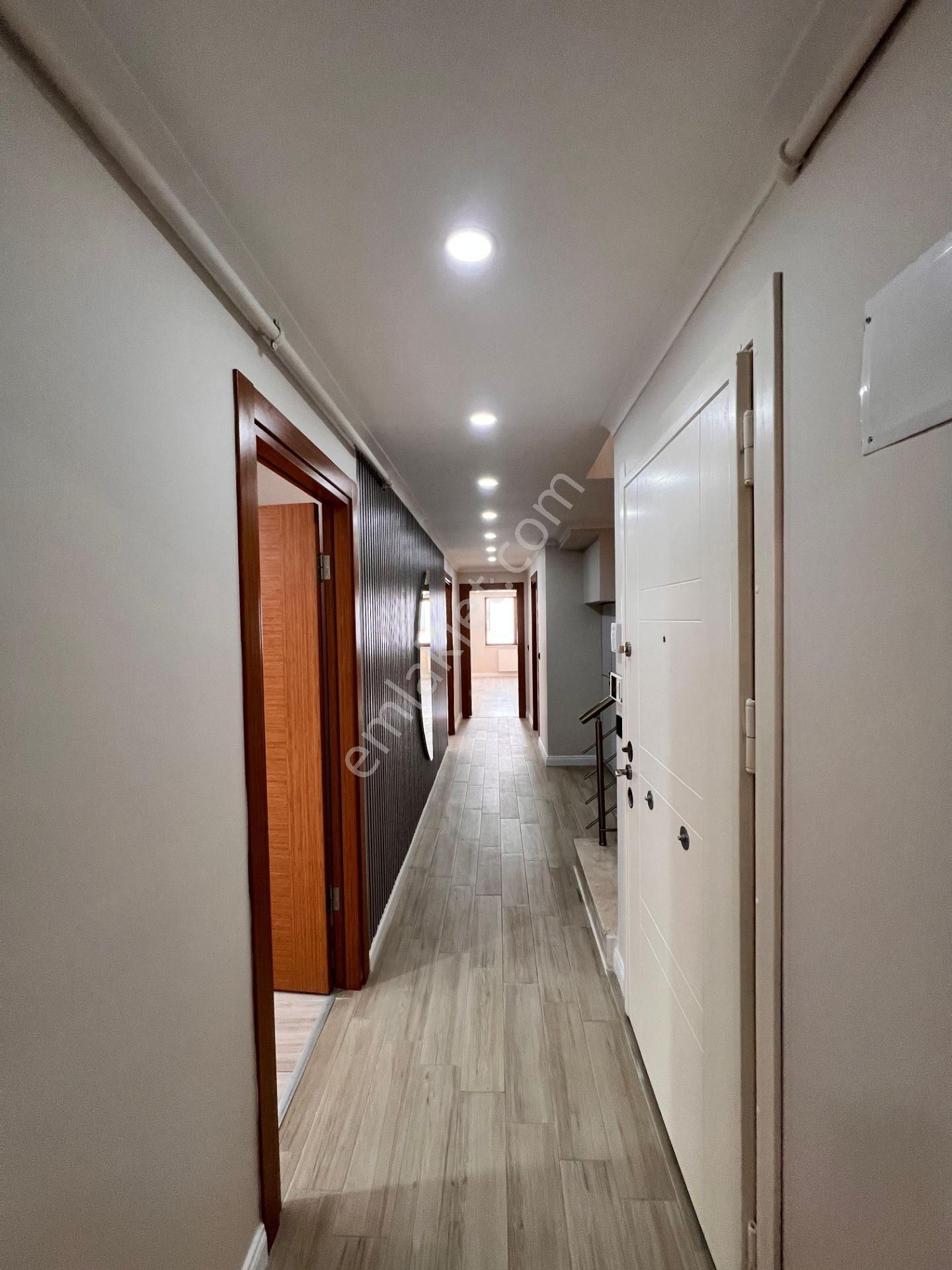 Kaçmaz'dan İdealtepe Sahilde Nezih Sokakta Marmaraya Yakın 4+1 - Görsel 6