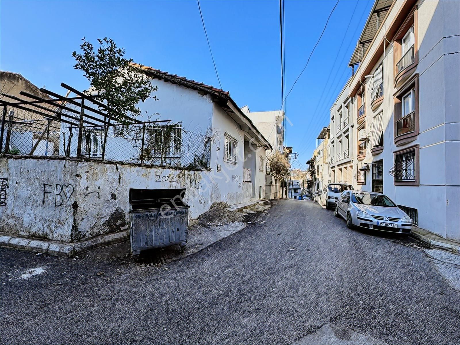 Emin'den Karabağlar Belediye Arkası 210 M2 İmarlı Arsa - Görsel 2