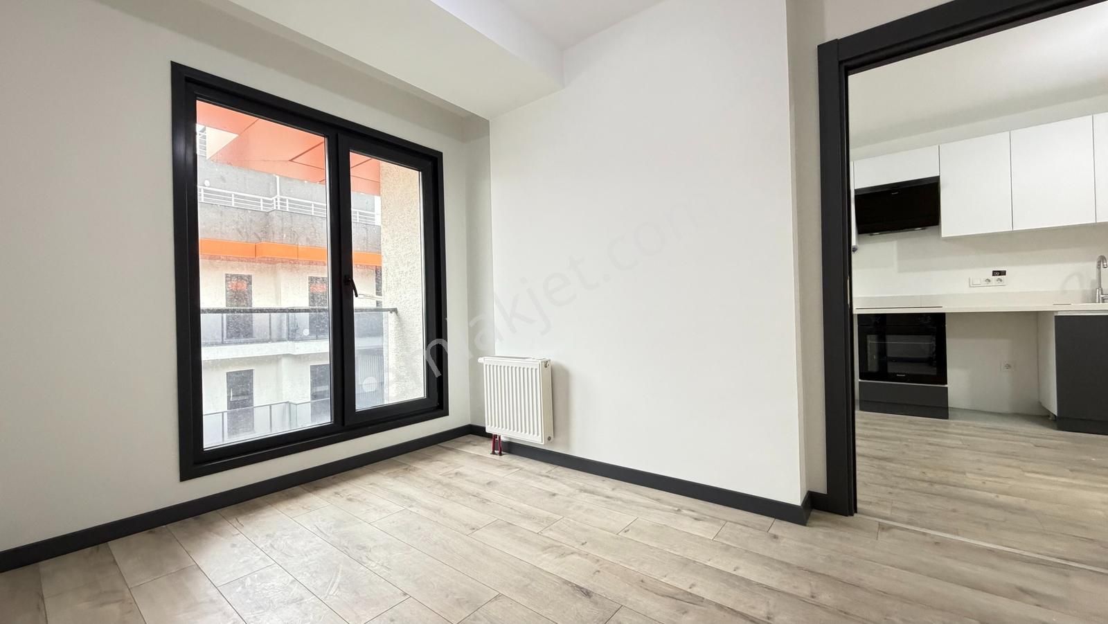 Talatpaşa Mari Vadi Evlerinde 1+1 Kiralık Daire Metrobüse 6dk - Görsel 24