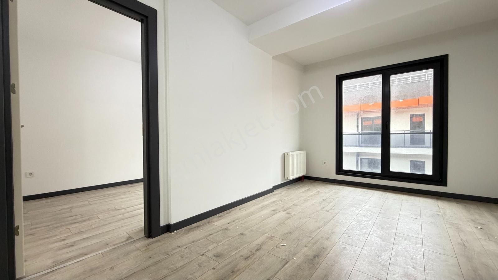 Talatpaşa Mari Vadi Evlerinde 1+1 Kiralık Daire Metrobüse 6dk - Görsel 23