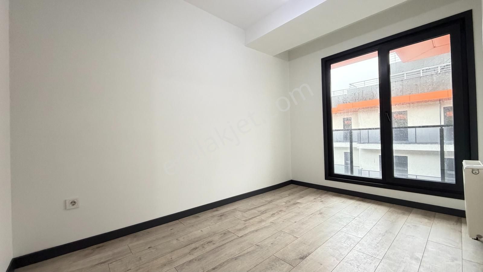 Talatpaşa Mari Vadi Evlerinde 1+1 Kiralık Daire Metrobüse 6dk - Görsel 4