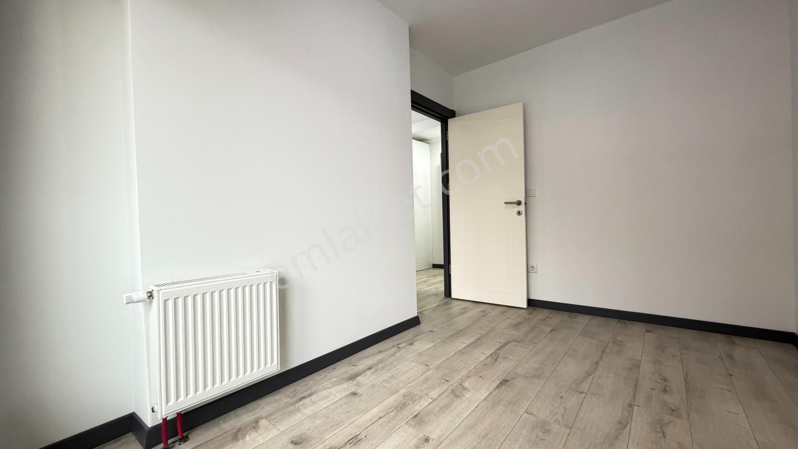 Talatpaşa Mari Vadi Evlerinde 1+1 Kiralık Daire Metrobüse 6dk - Görsel 13