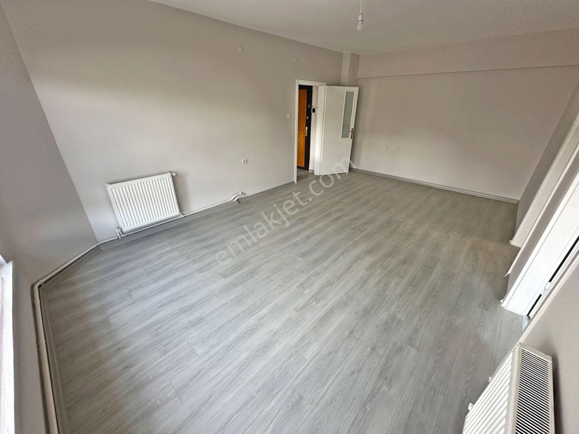 Saimekadın Göbekte Ara Katta Ön Cephede 3+1 Satılık Daire - Görsel 5
