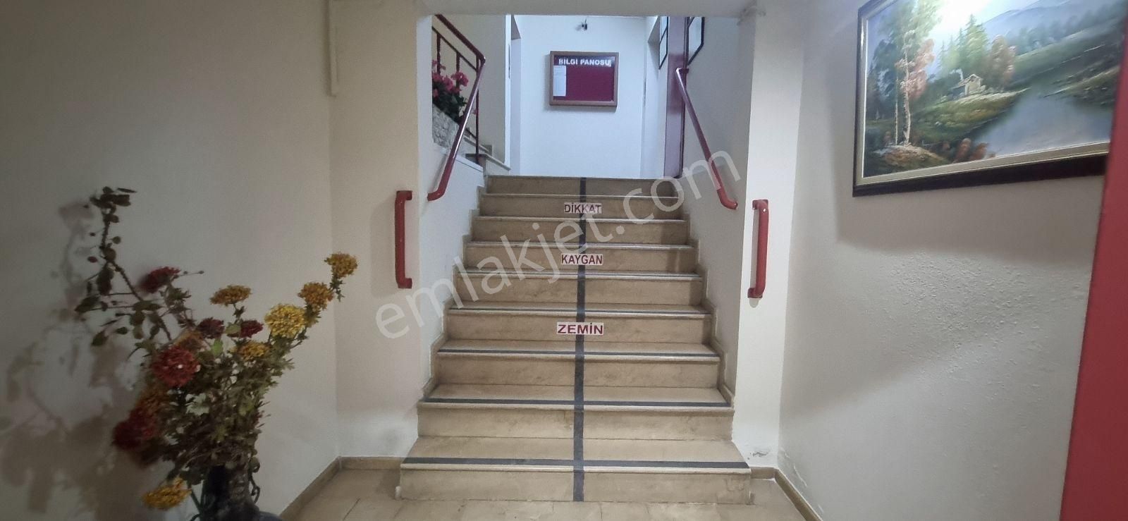 Bornova Evka 3 Merkezi Konumda Satılık Daire - Görsel 5