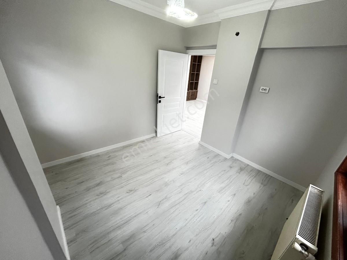 Sincan Tandoğan Mah 3+1 Lüks Yapılı Ara Katta Cadde Üzeri Daire - Görsel 8