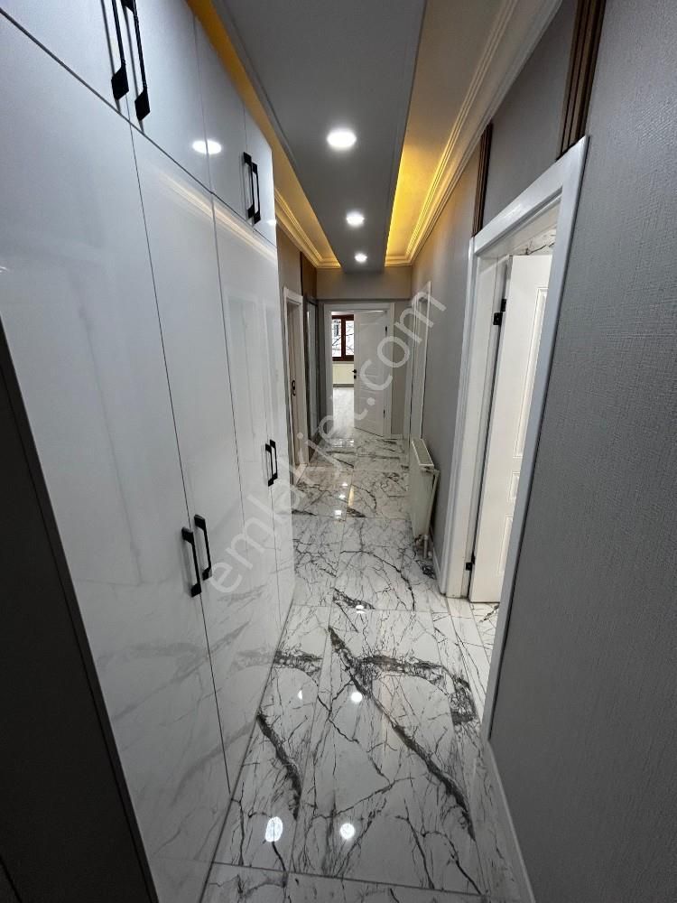 Sincan Tandoğan Mah 3+1 Lüks Yapılı Ara Katta Cadde Üzeri Daire - Görsel 16