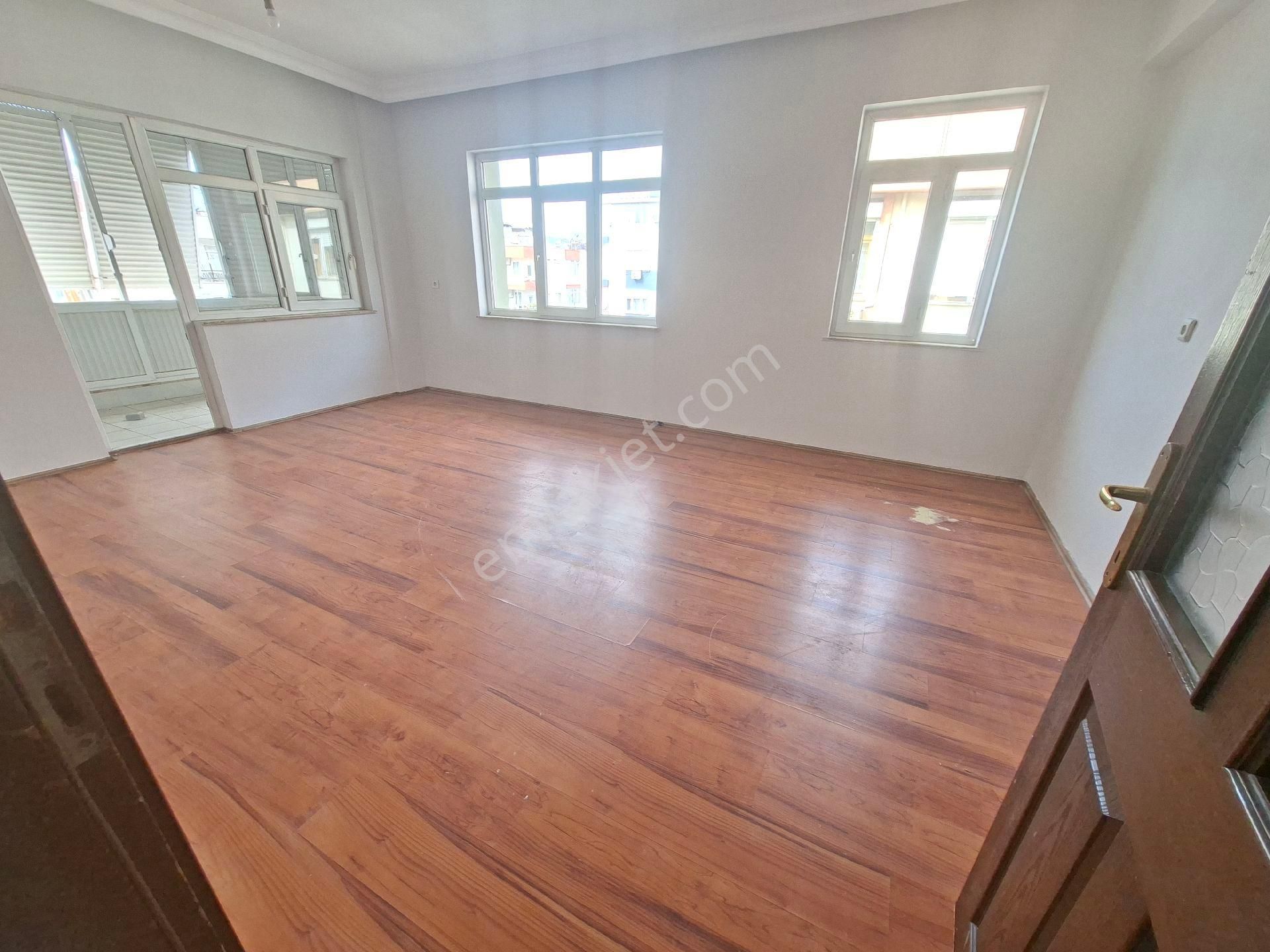 Kiralık Yeni Mh 3+1 Daire 135 M2 3 Kat Geniş Tranvaya Yakın