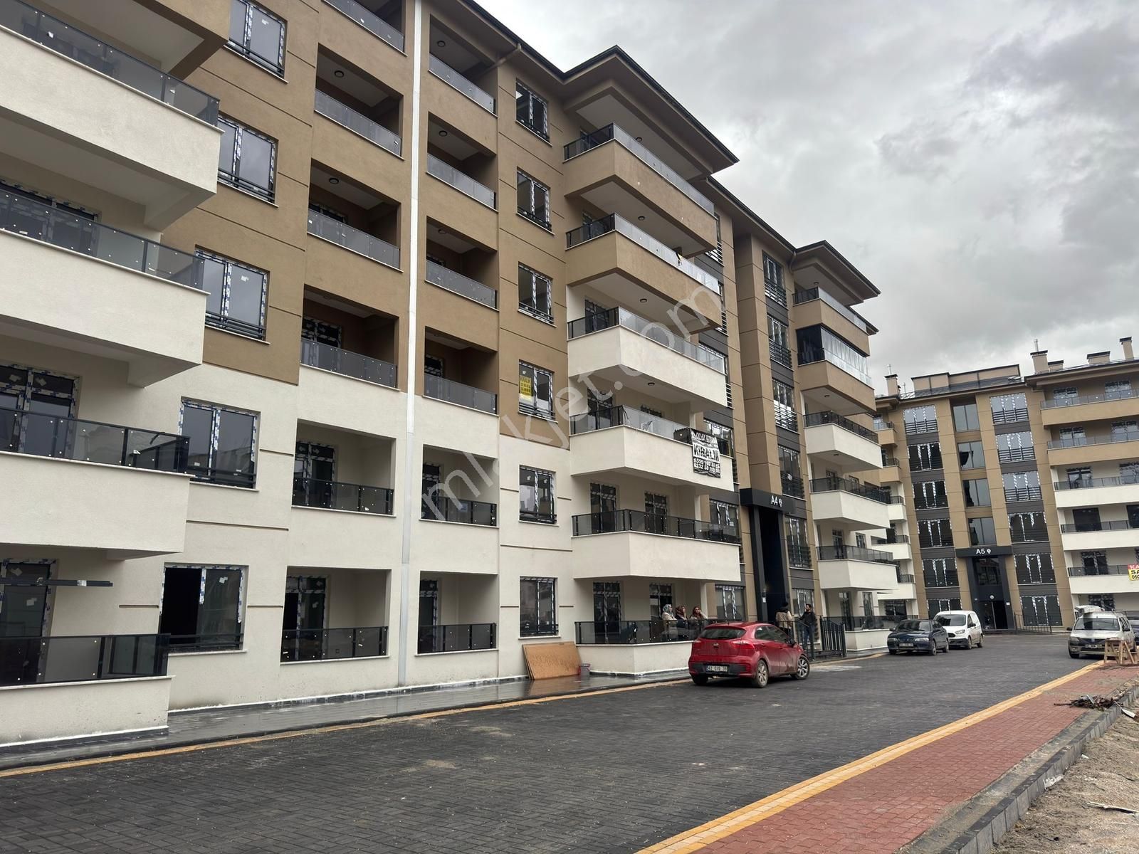 Talha Tozduman'dan Sedirpark Arakat 3+1 Ebvyn Banyo+gyinme Odası