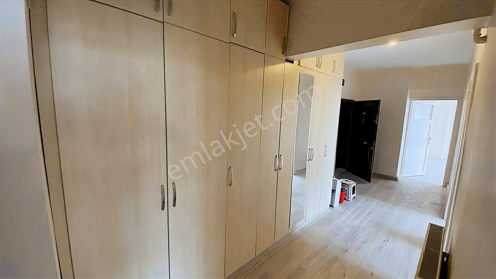 İvedik Caddesi Üzerinde Salon Bağımsız Asansörlü 3+1 Kiralık - Görsel 3