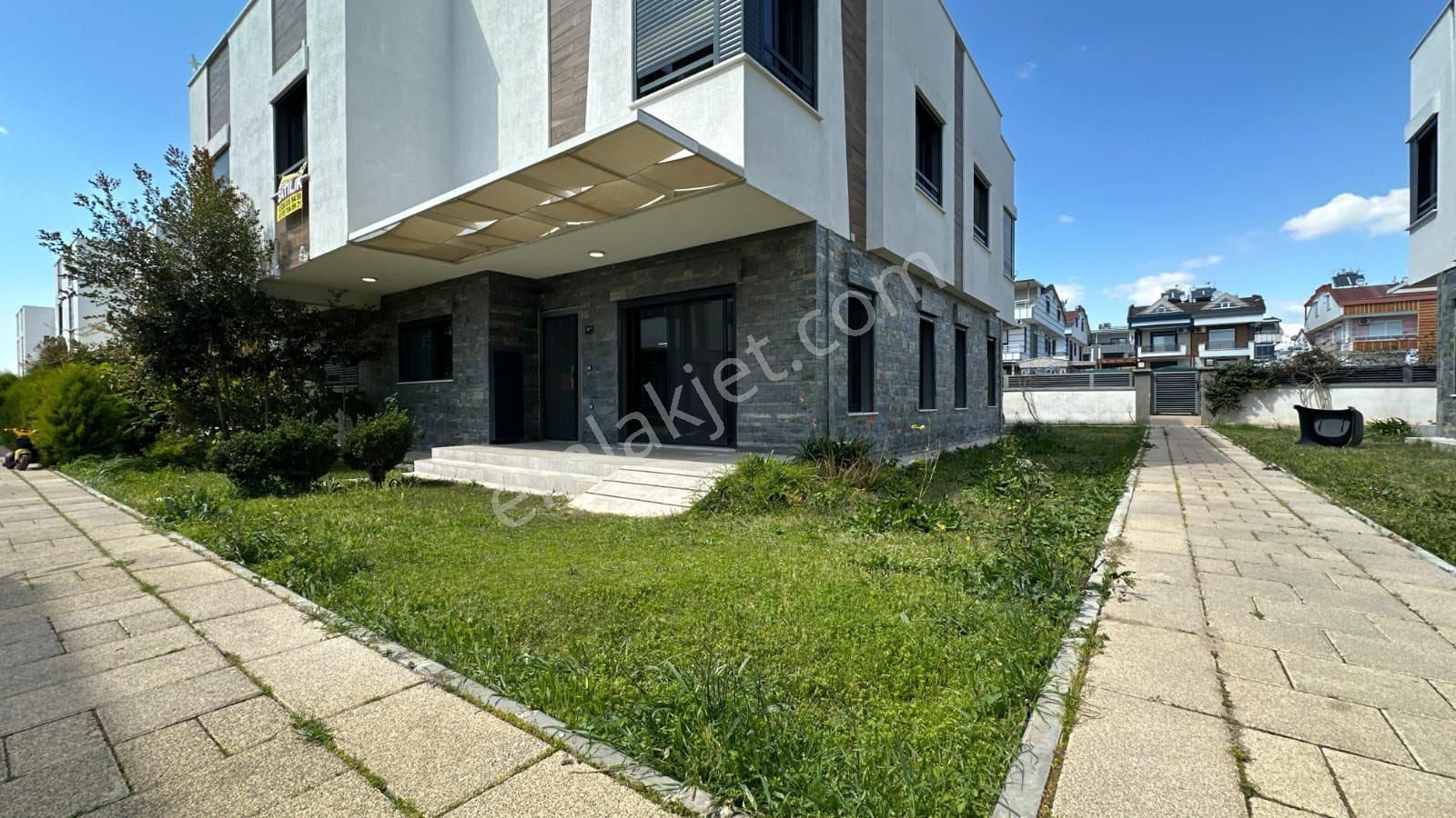 Efeler’de Site İçerisinde 3+1 Lüks Villa - Görsel 8