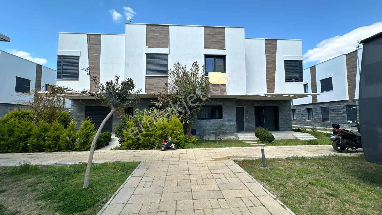 Efeler’de Site İçerisinde 3+1 Lüks Villa - Görsel 4