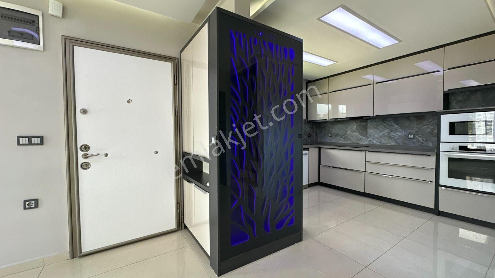 Efeler’de Site İçerisinde 3+1 Lüks Villa - Görsel 9