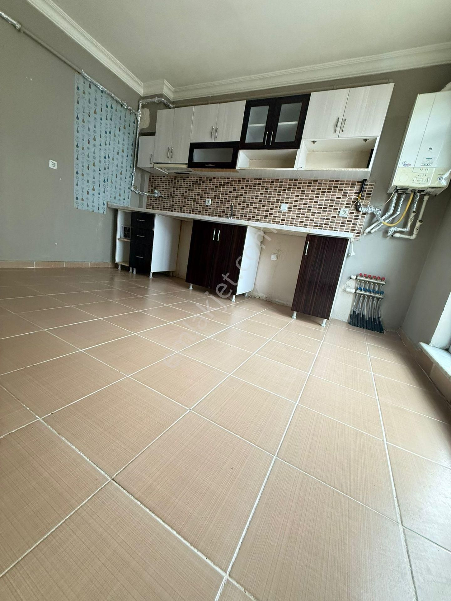 Elmastan Emek Şemsettin Günaltay Caddesine Yakın Satılık 2+1 Daire - Görsel 3