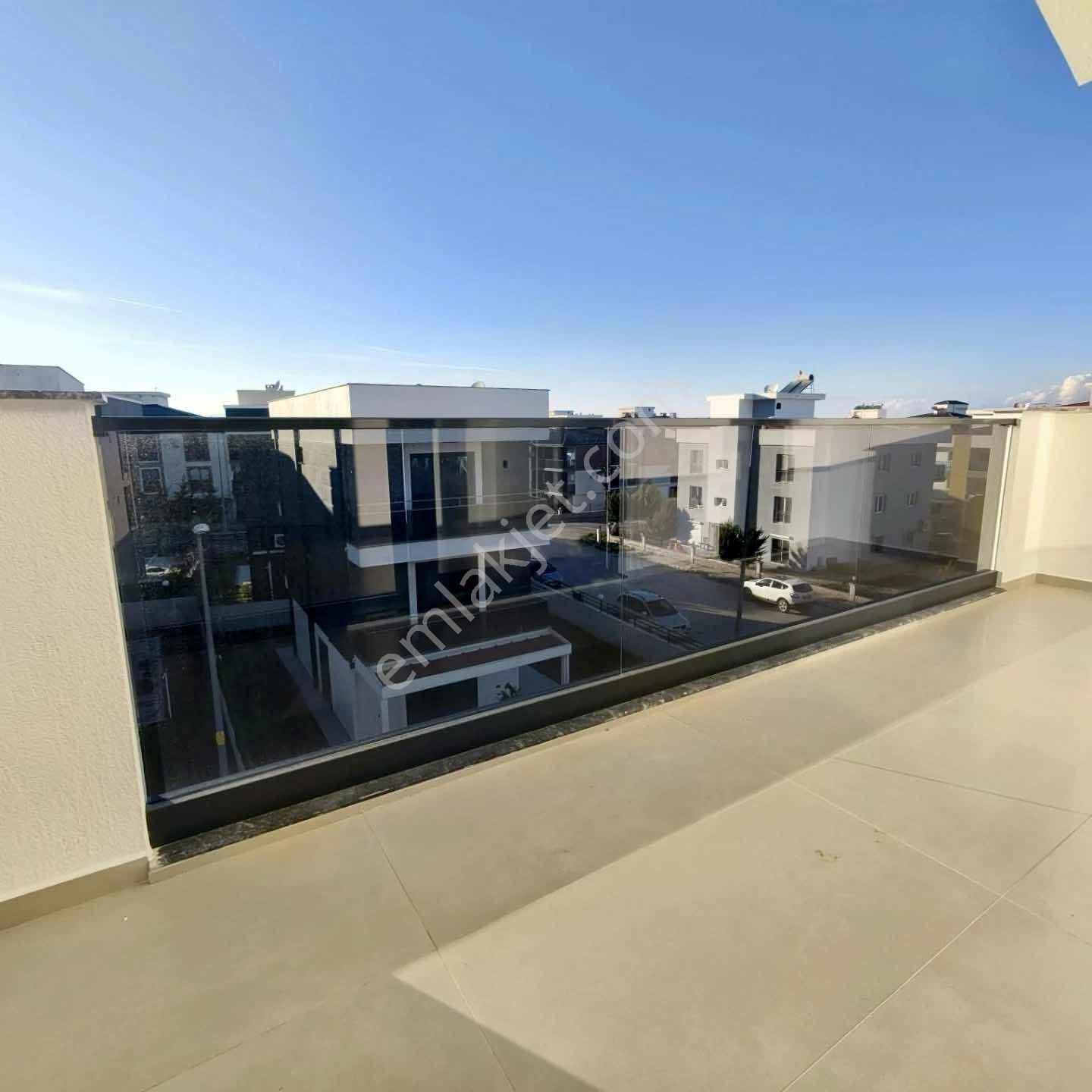 Kuşadası Davutlar'da Asansörlü Satılık 4+1 Lüks Villa - Görsel 11