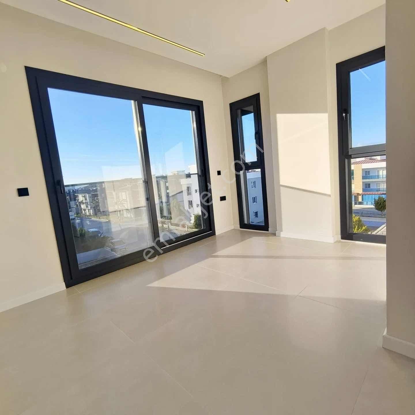 Kuşadası Davutlar'da Asansörlü Satılık 4+1 Lüks Villa - Görsel 8