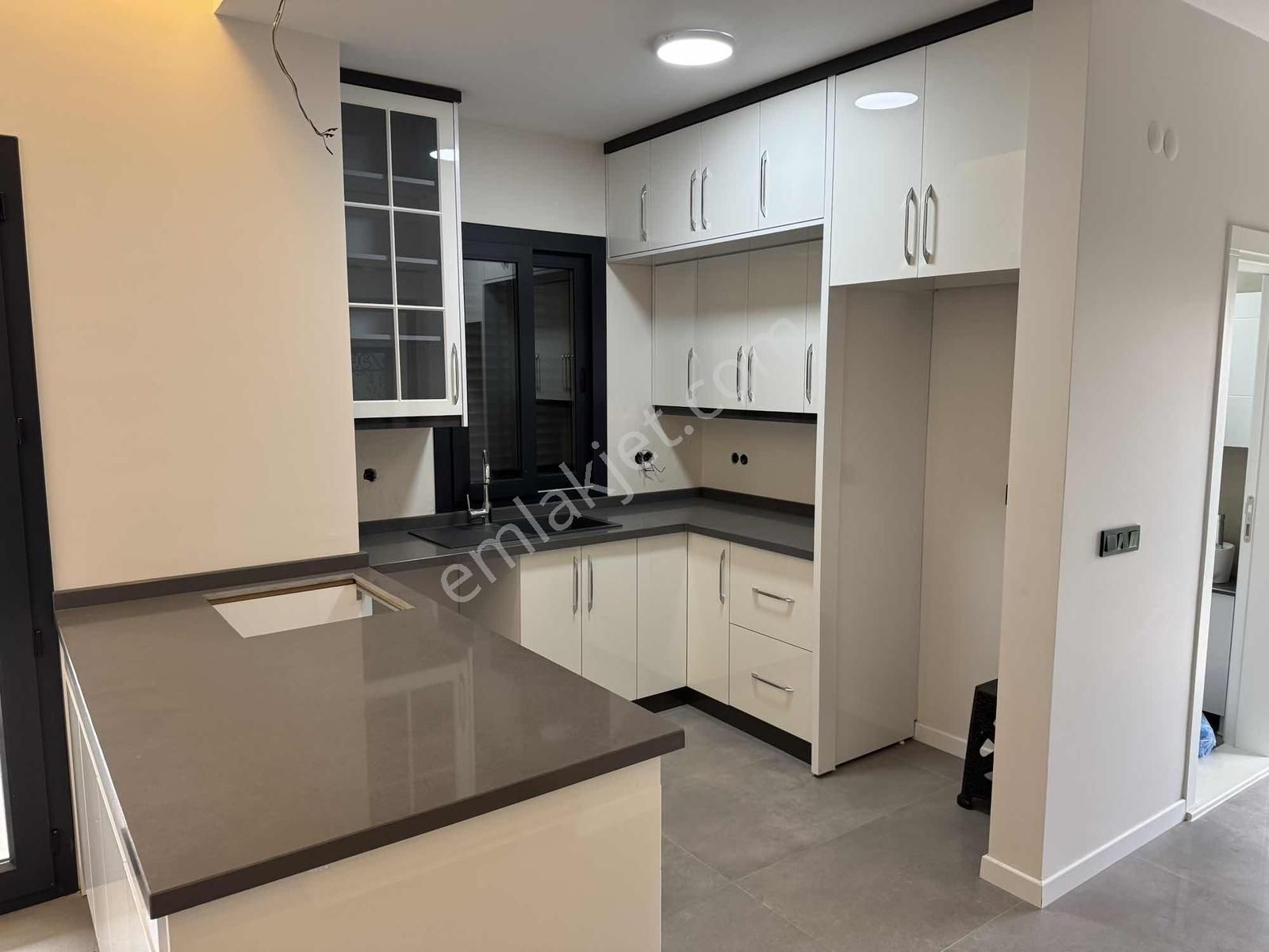 Kuşadası Davutlar'da Asansörlü Satılık 4+1 Lüks Villa - Görsel 4