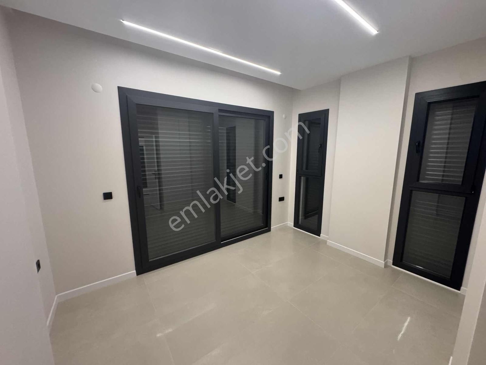 Kuşadası Davutlar'da Asansörlü Satılık 4+1 Lüks Villa - Görsel 7