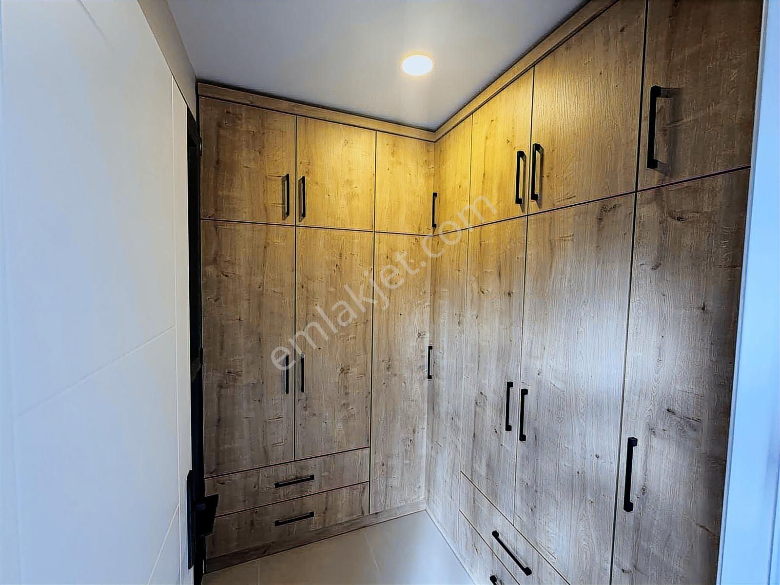 Kuşadası Davutlar'da Asansörlü Satılık 4+1 Lüks Villa - Görsel 23