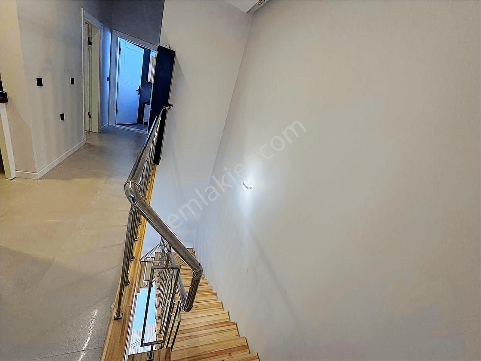 Kuşadası Davutlar'da Asansörlü Satılık 4+1 Lüks Villa - Görsel 28