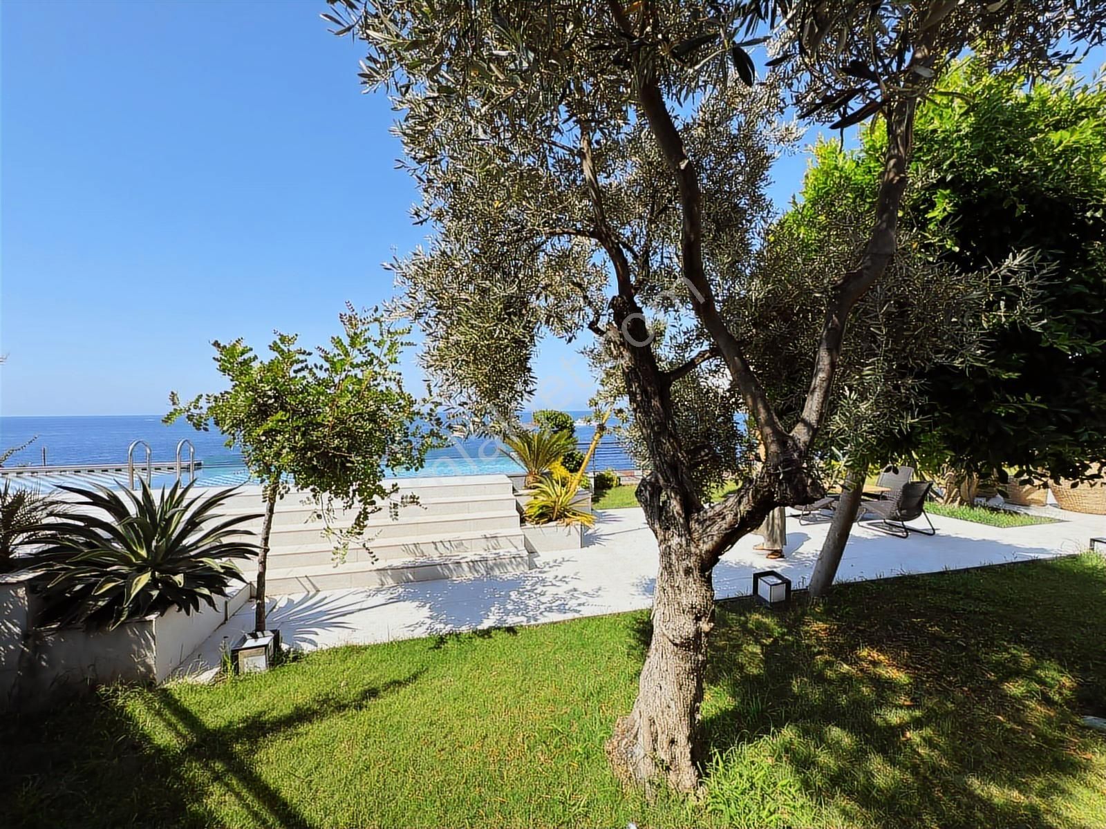 Yalıkavak Tilkicik'te 5+1 Denize Sıfır Satılık Villa - Görsel 23