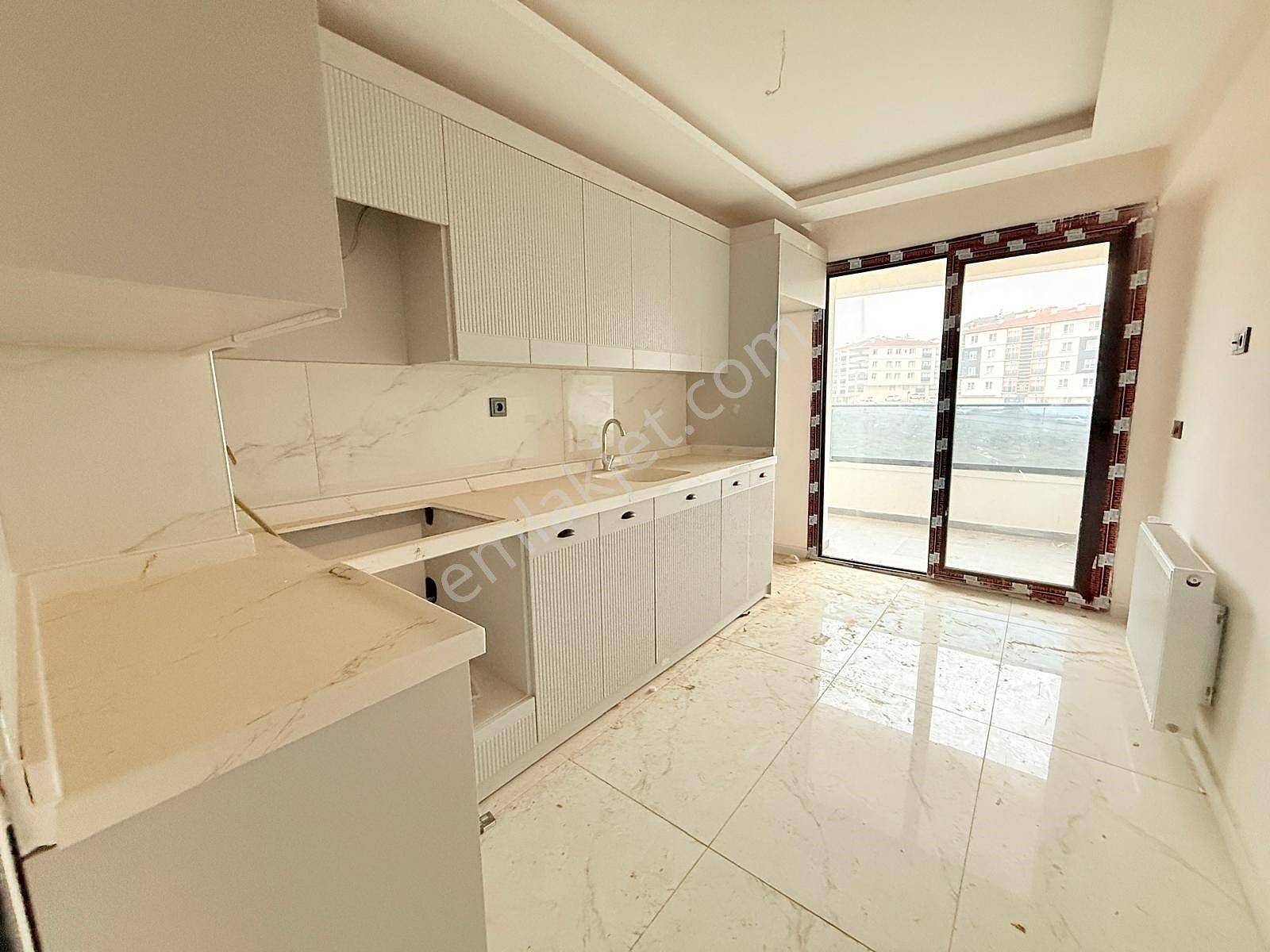 Yıldız'dan Site İçerisinde Ara Kat Şehir Manzaralı 2+1 !! - Görsel 6