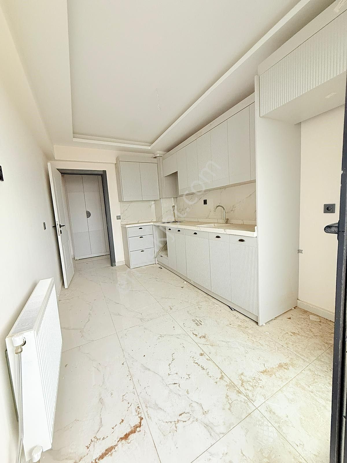 Yıldız'dan Site İçerisinde Ara Kat Şehir Manzaralı 2+1 !! - Görsel 2