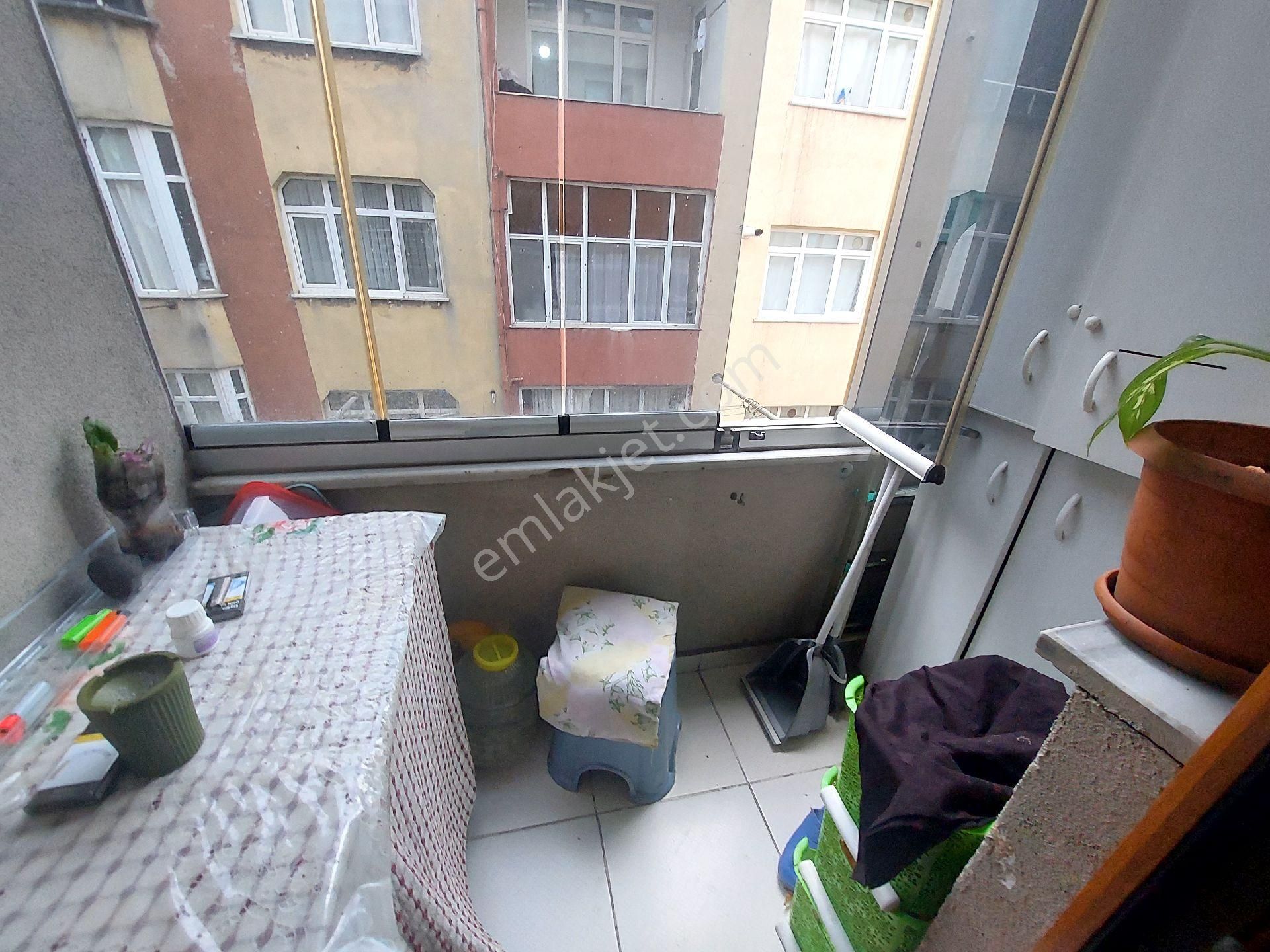 Gaziosmanpaşa Küçükköy Yeni Mah Acil Satılık 3.kat 3+1 - Görsel 17